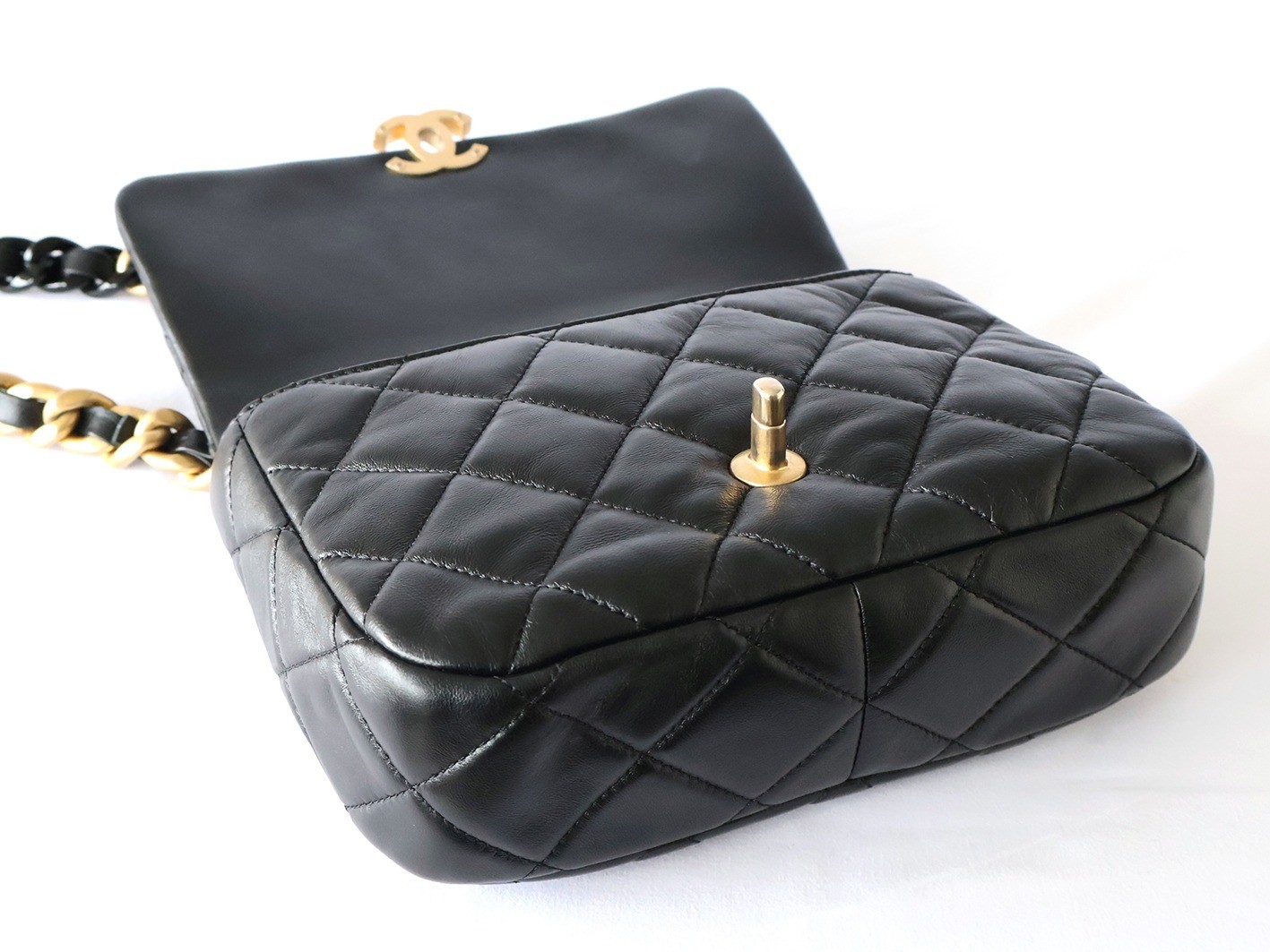 Matelassé Lambskin Chain Shoulder Bag, Black — view 8