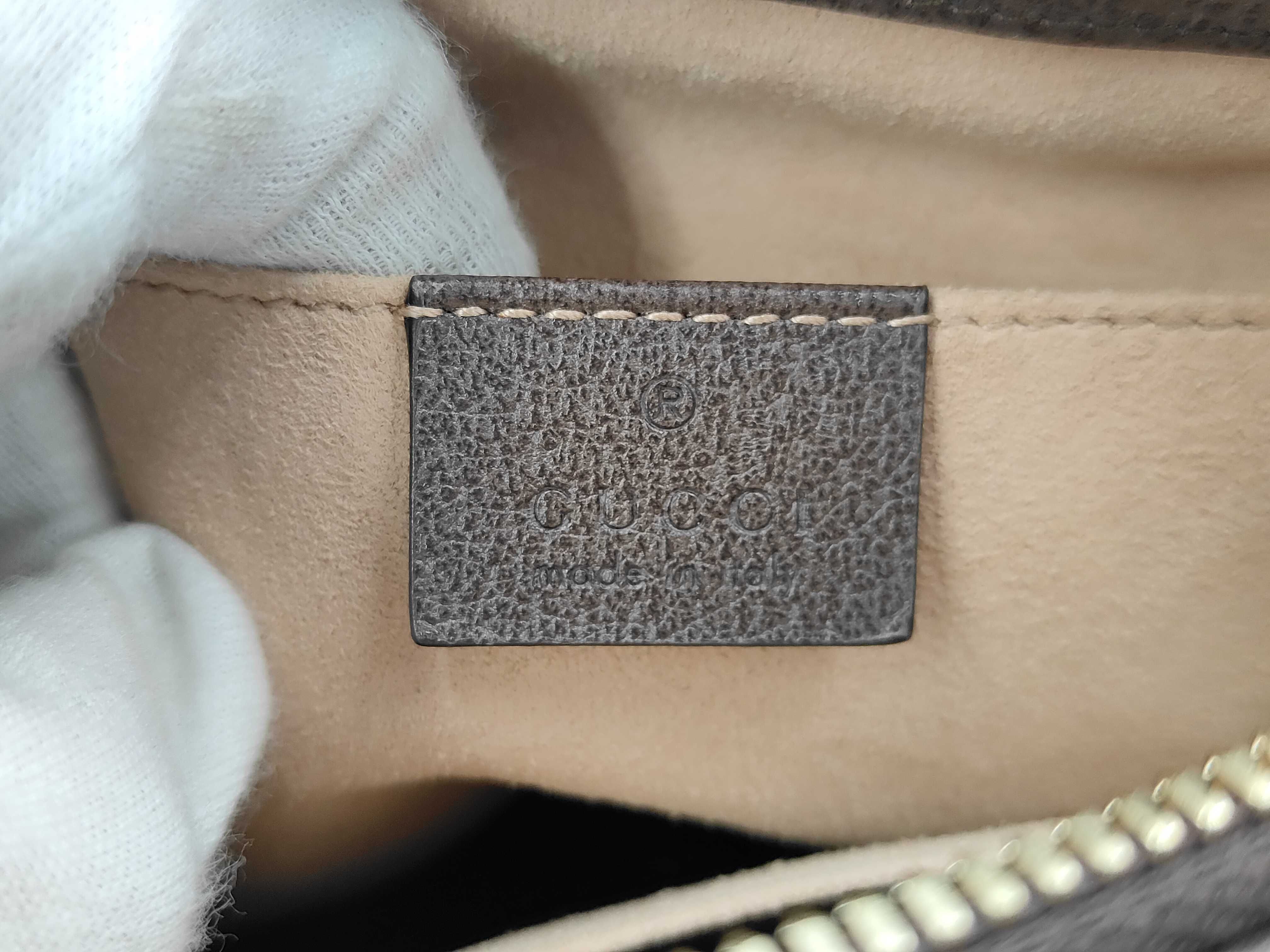 GG Supreme 547551 Shoulder Bag — view 3