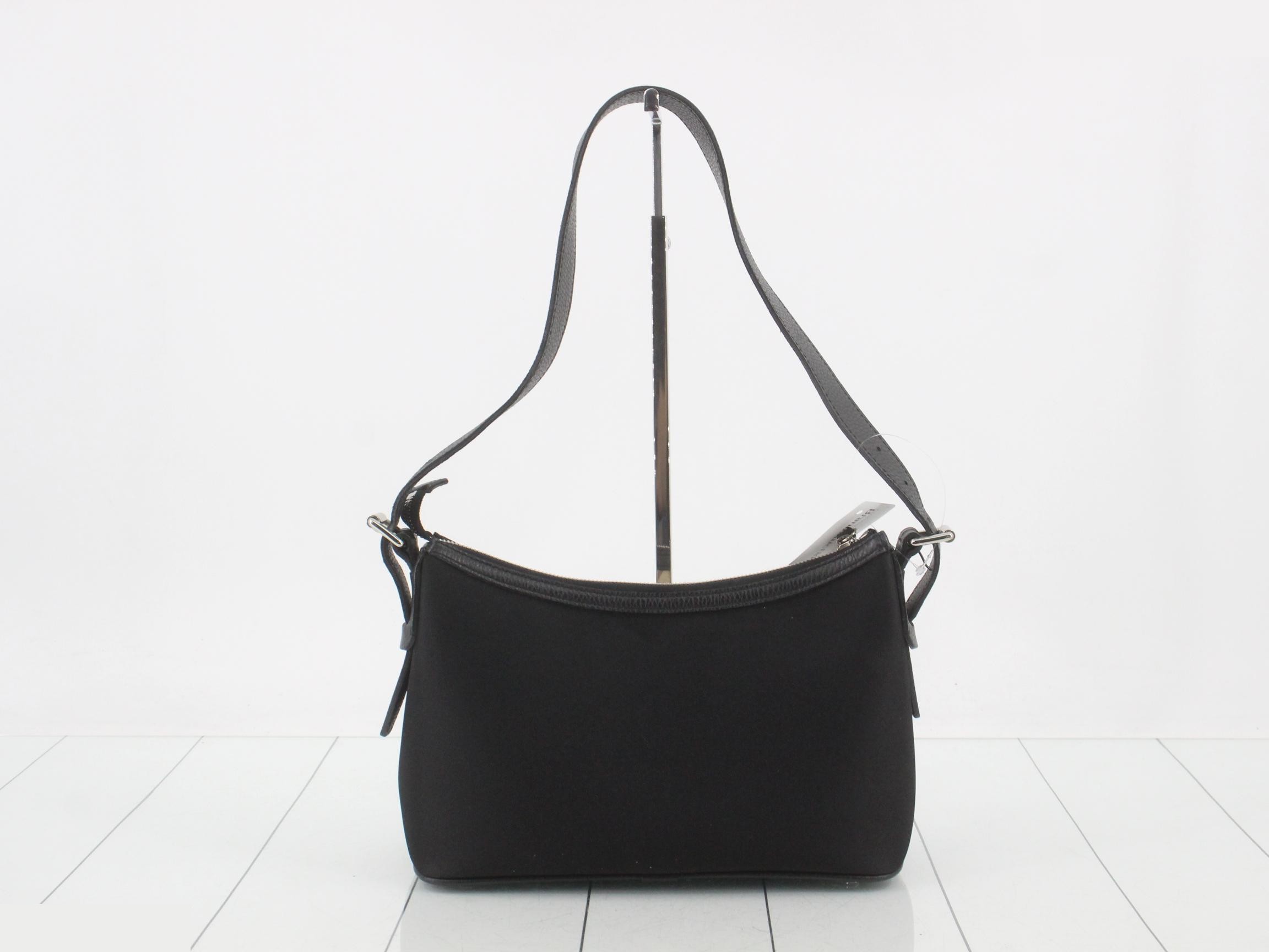 Other lines: Nova Check bags and shoulder bags — view 2