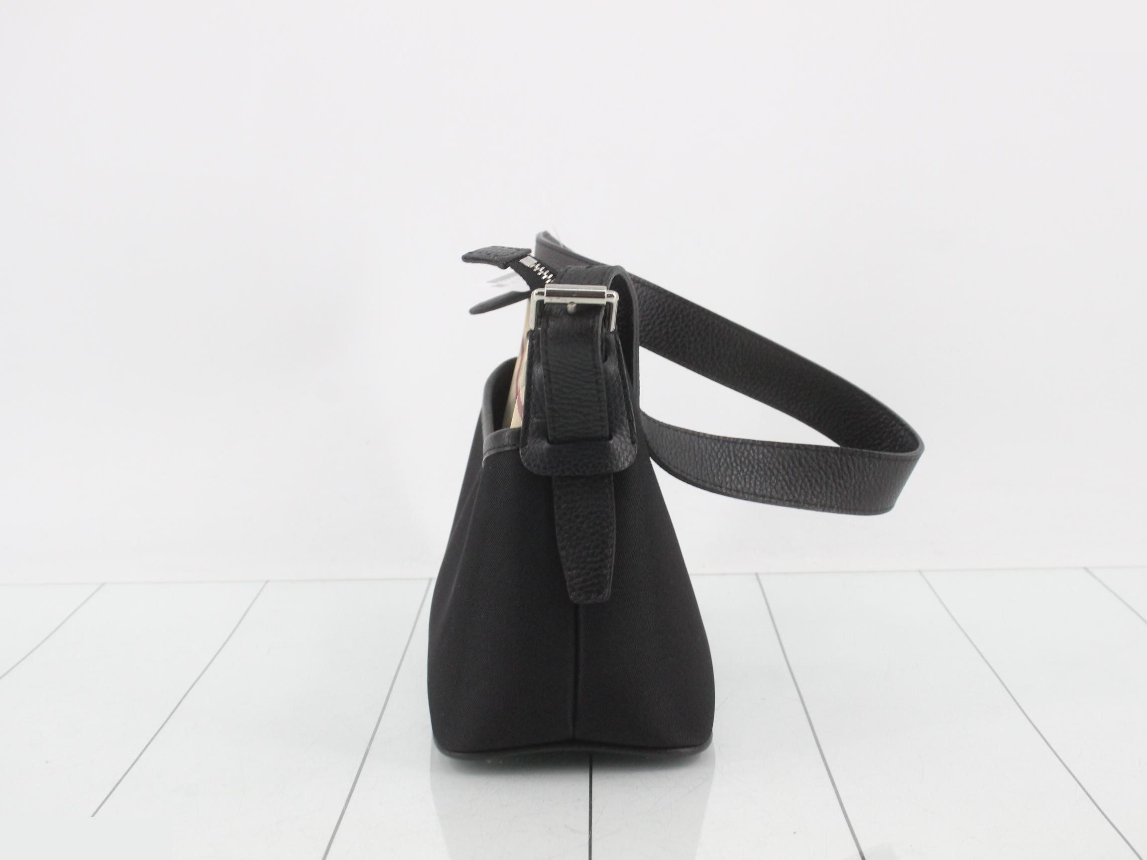 Other lines: Nova Check bags and shoulder bags — view 3