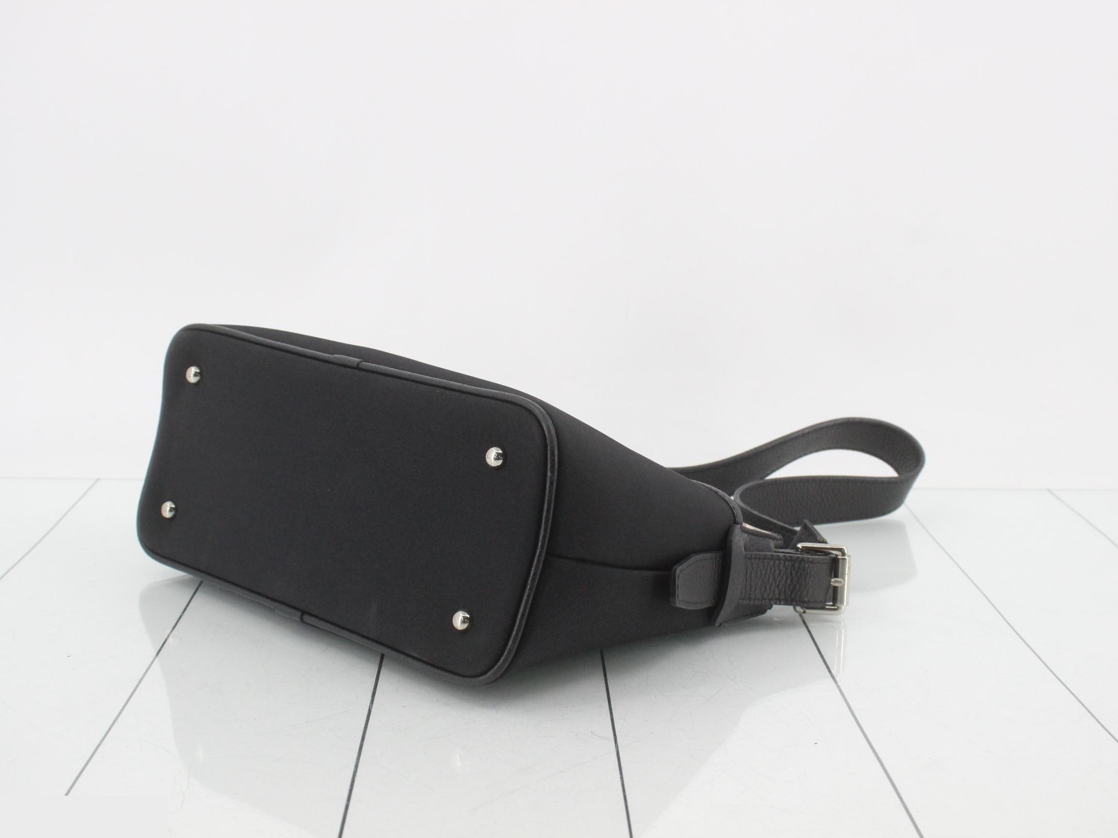 Other lines: Nova Check bags and shoulder bags — view 6