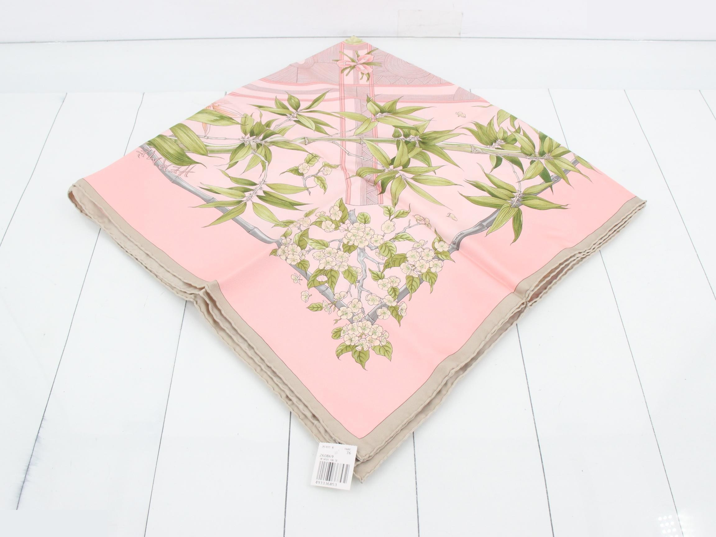 Carre 90 Serenite (with box) — view 2
