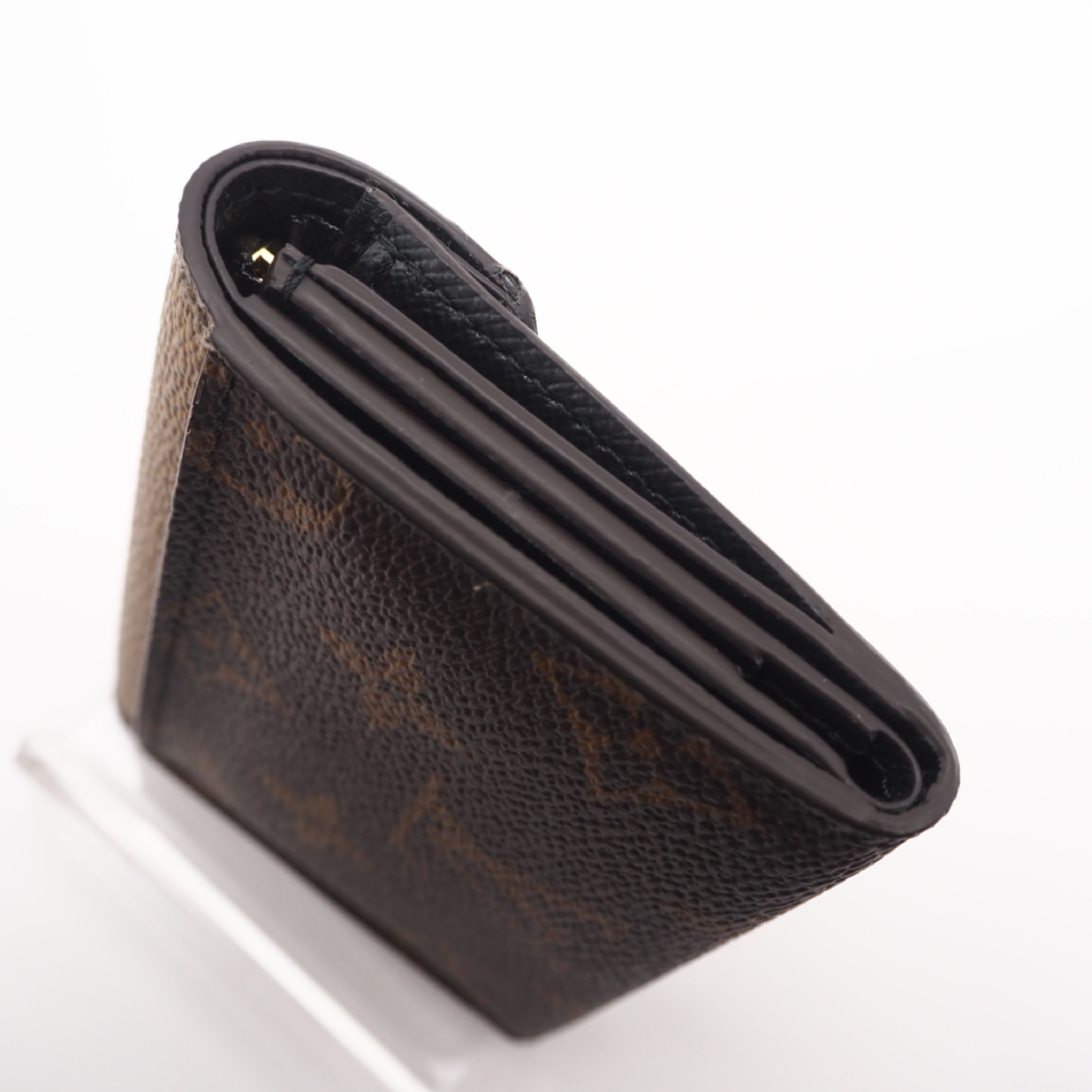 M80725 Reverse Portefeuille Zoé Wallet with Dust Bag and Box — view 6