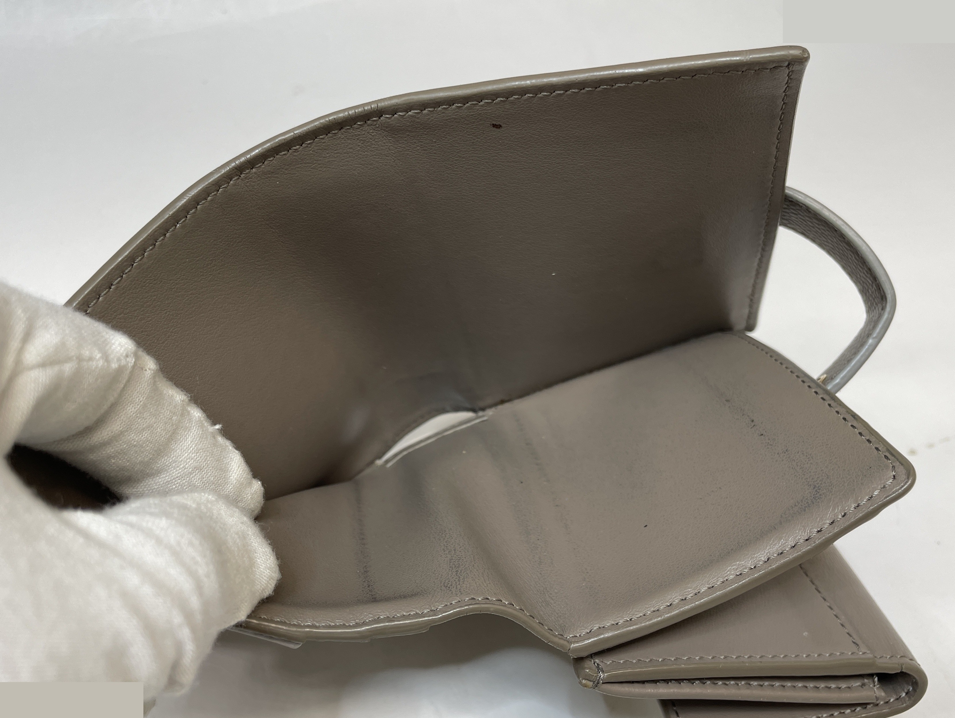 Small strap wallet, bi-fold wallet, greige — view 11
