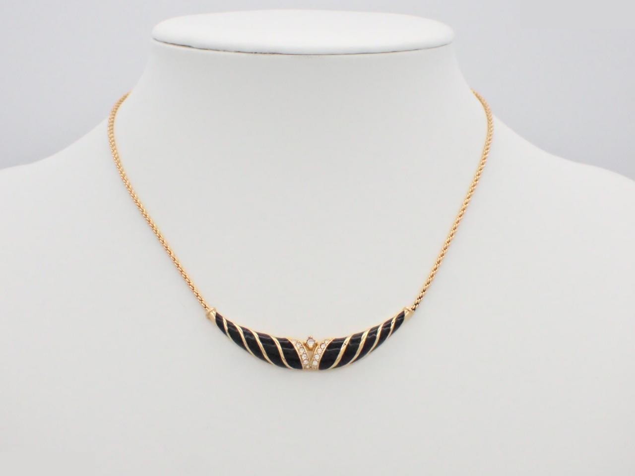 Other lines: Precious metals, necklaces, pendants — view 3