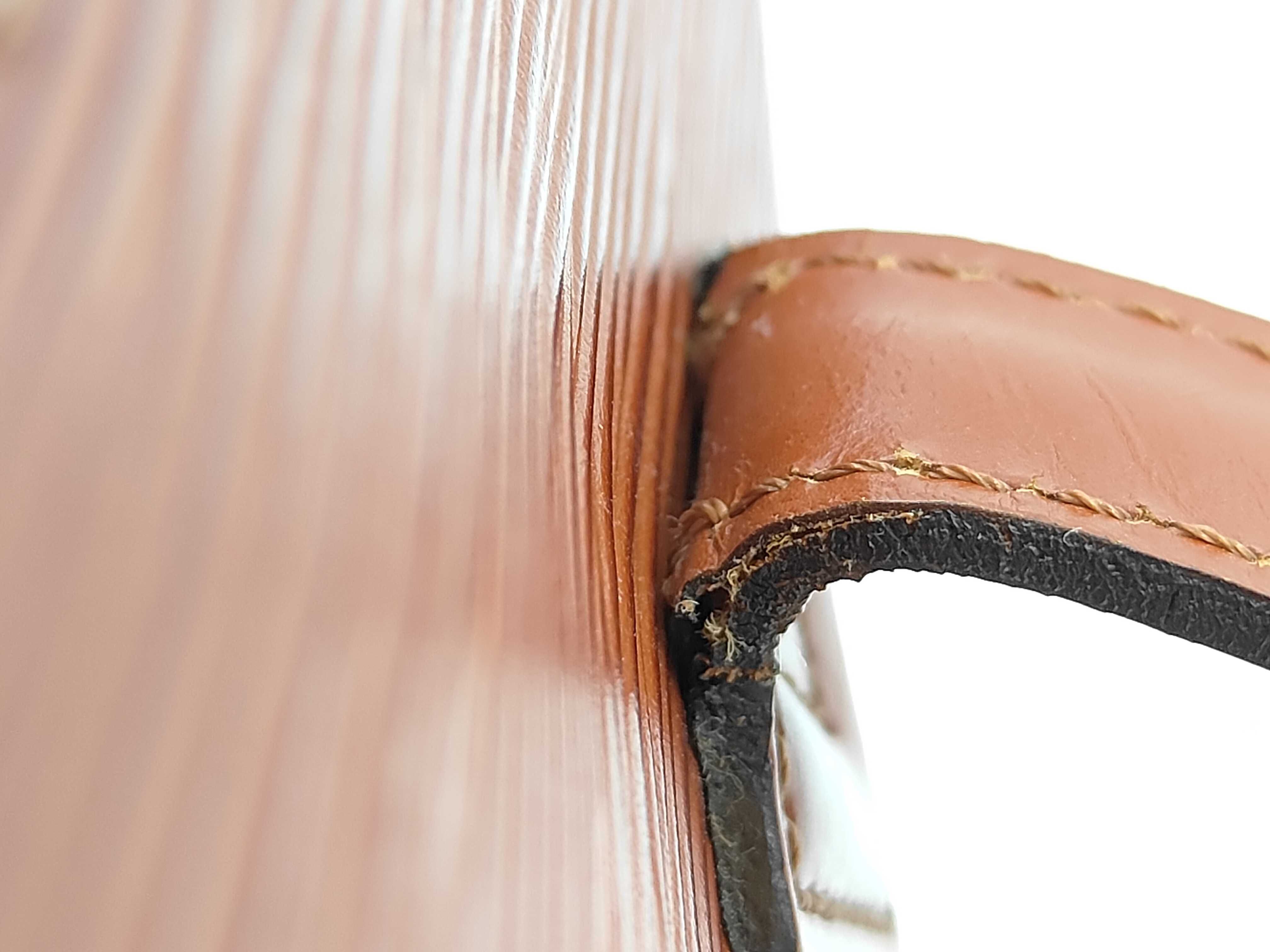 LV handbag — view 5