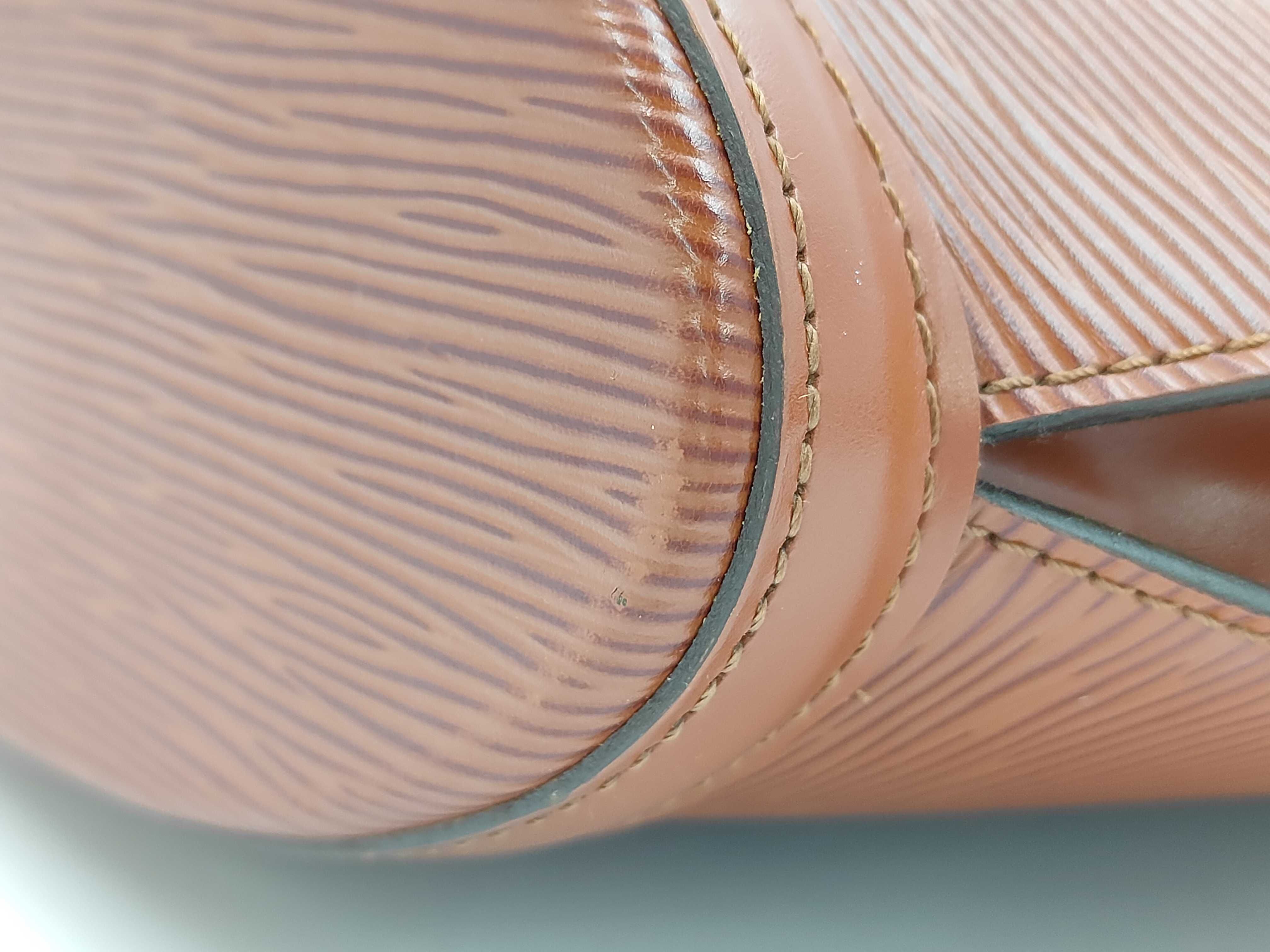 LV handbag — view 7