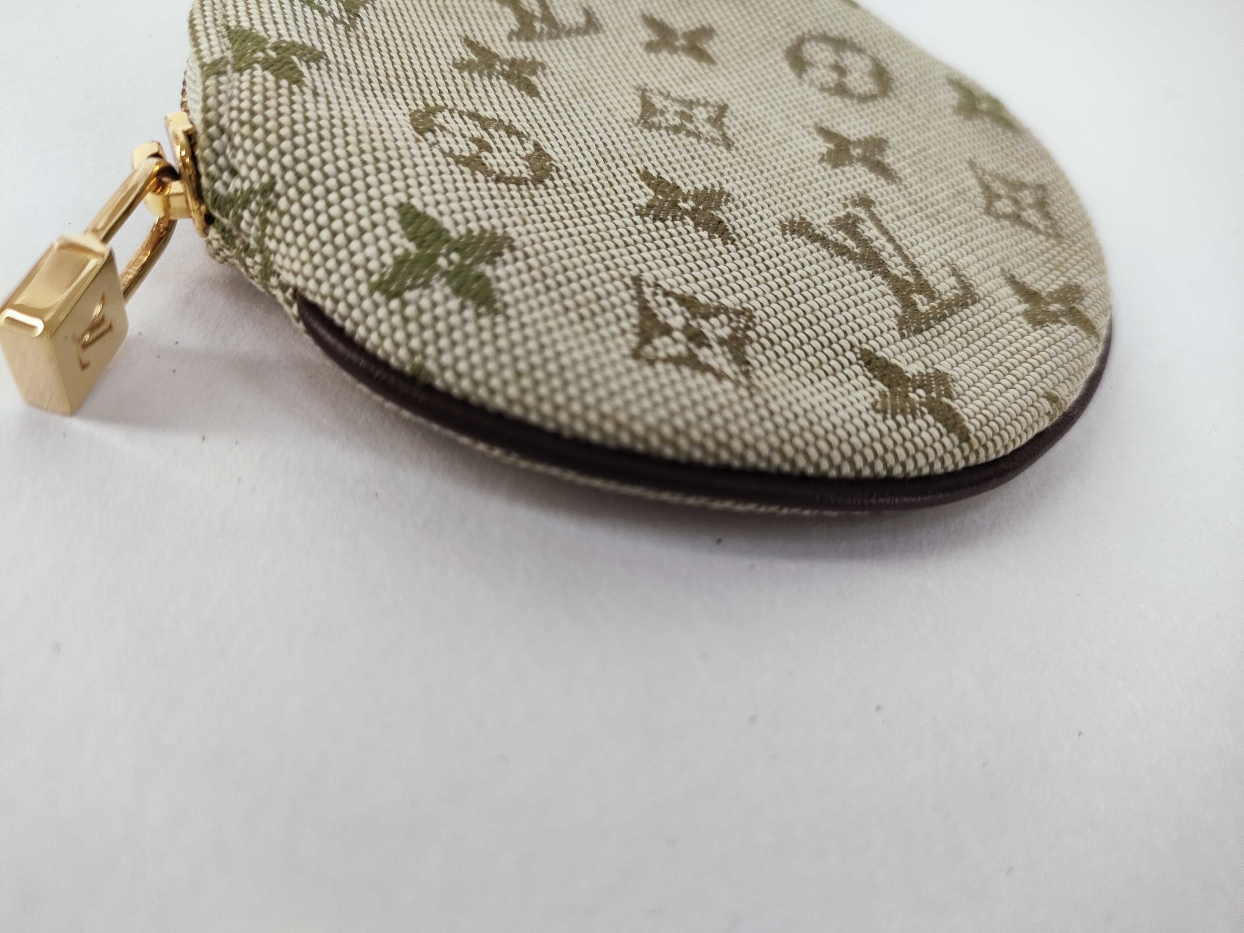 Monogram LV Monogram Mini Portemonnaie Rond Coin Case Green Coin Case — view 2