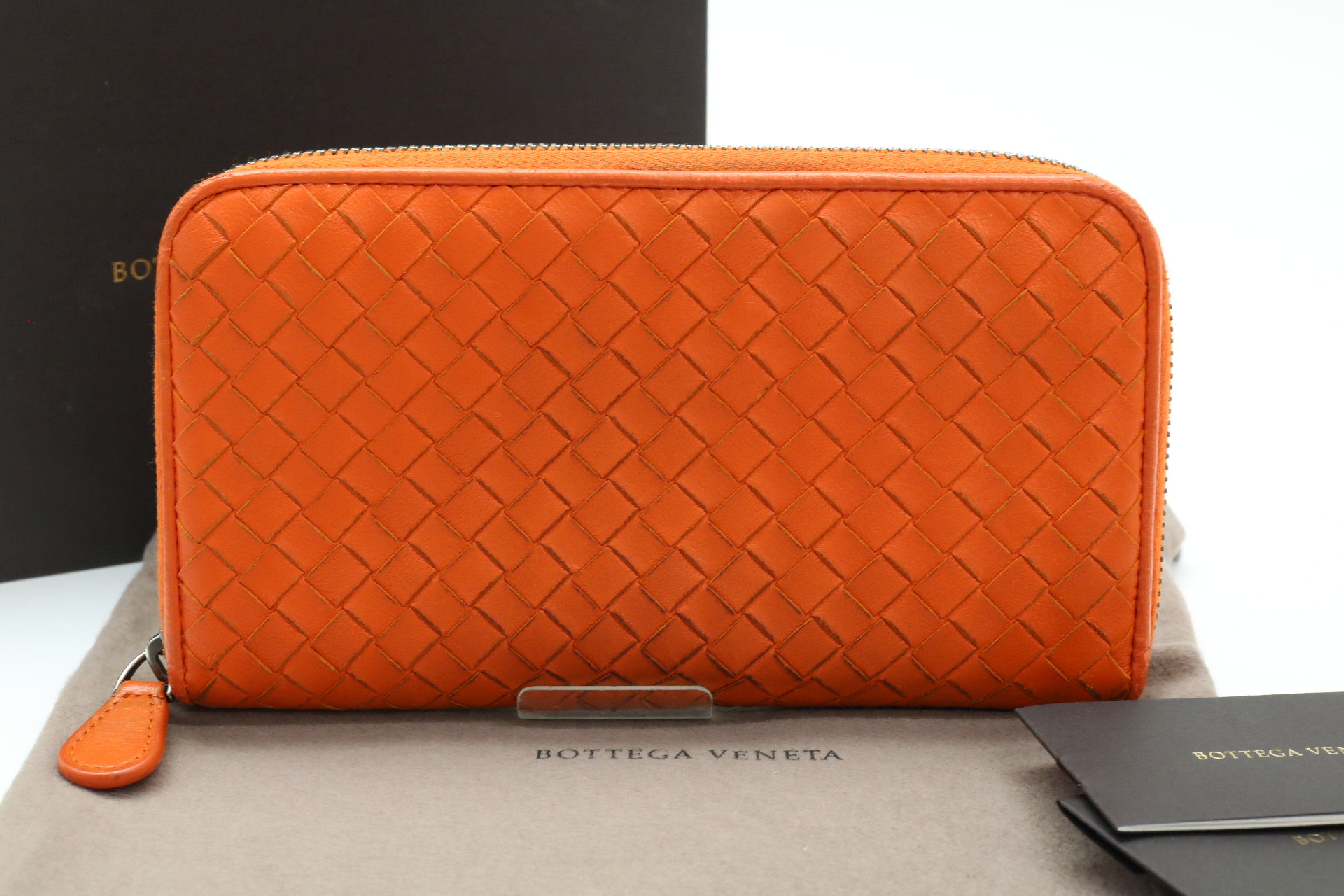 Intrecciato Round Zip Wallet