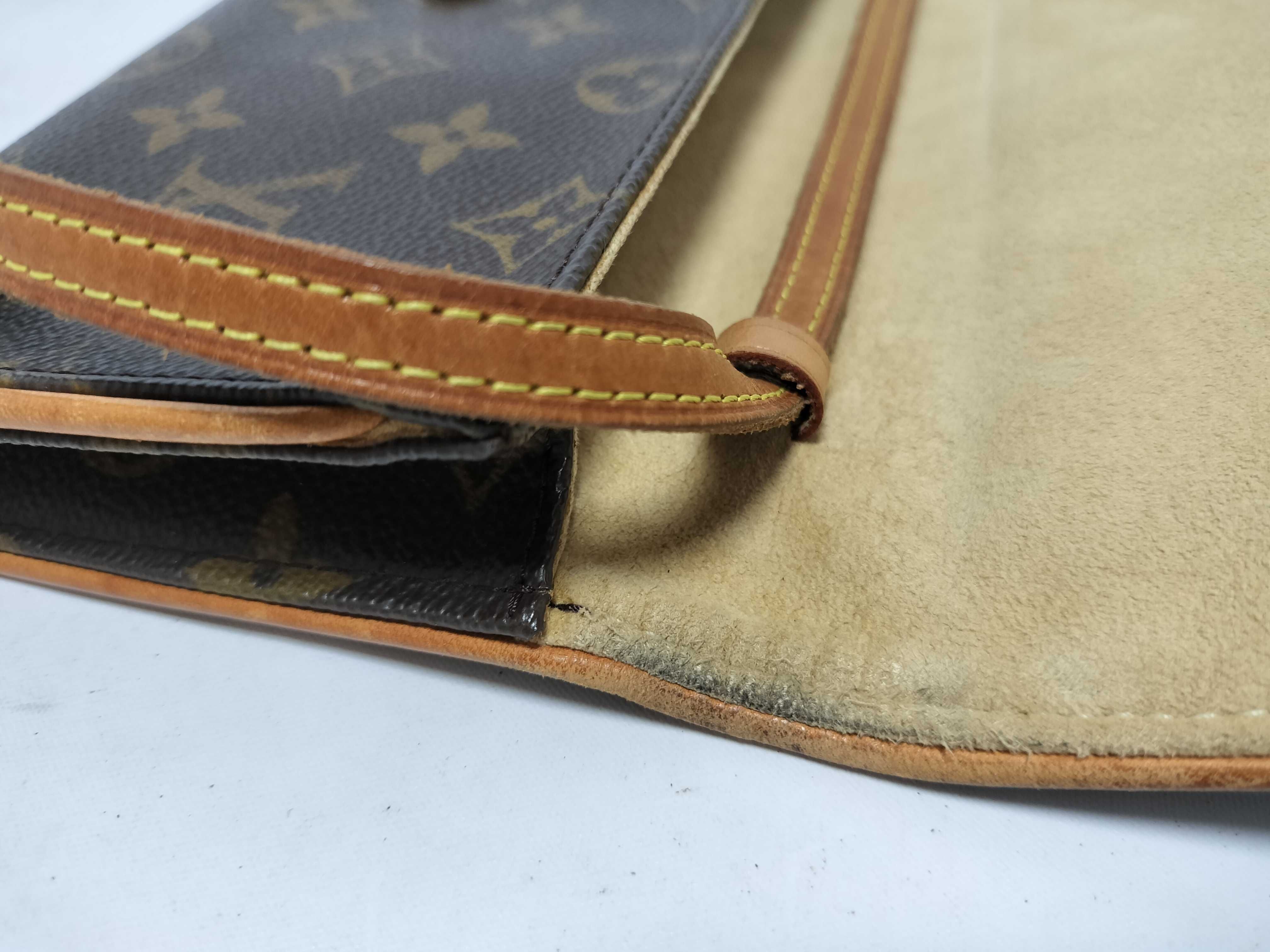 Monogram — view 15