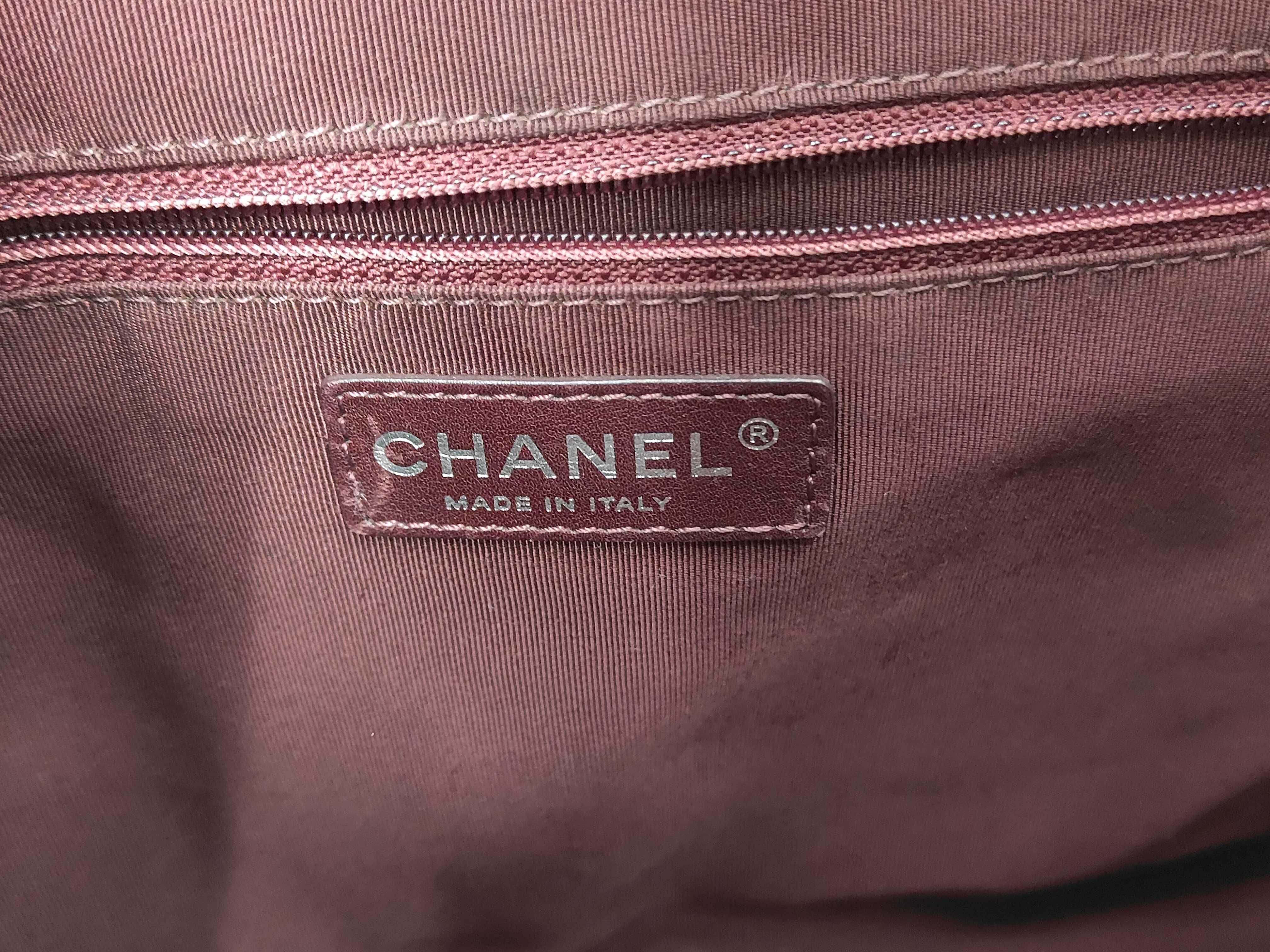 Matelassé Coco Mark Chain Shoulder Bag — view 12
