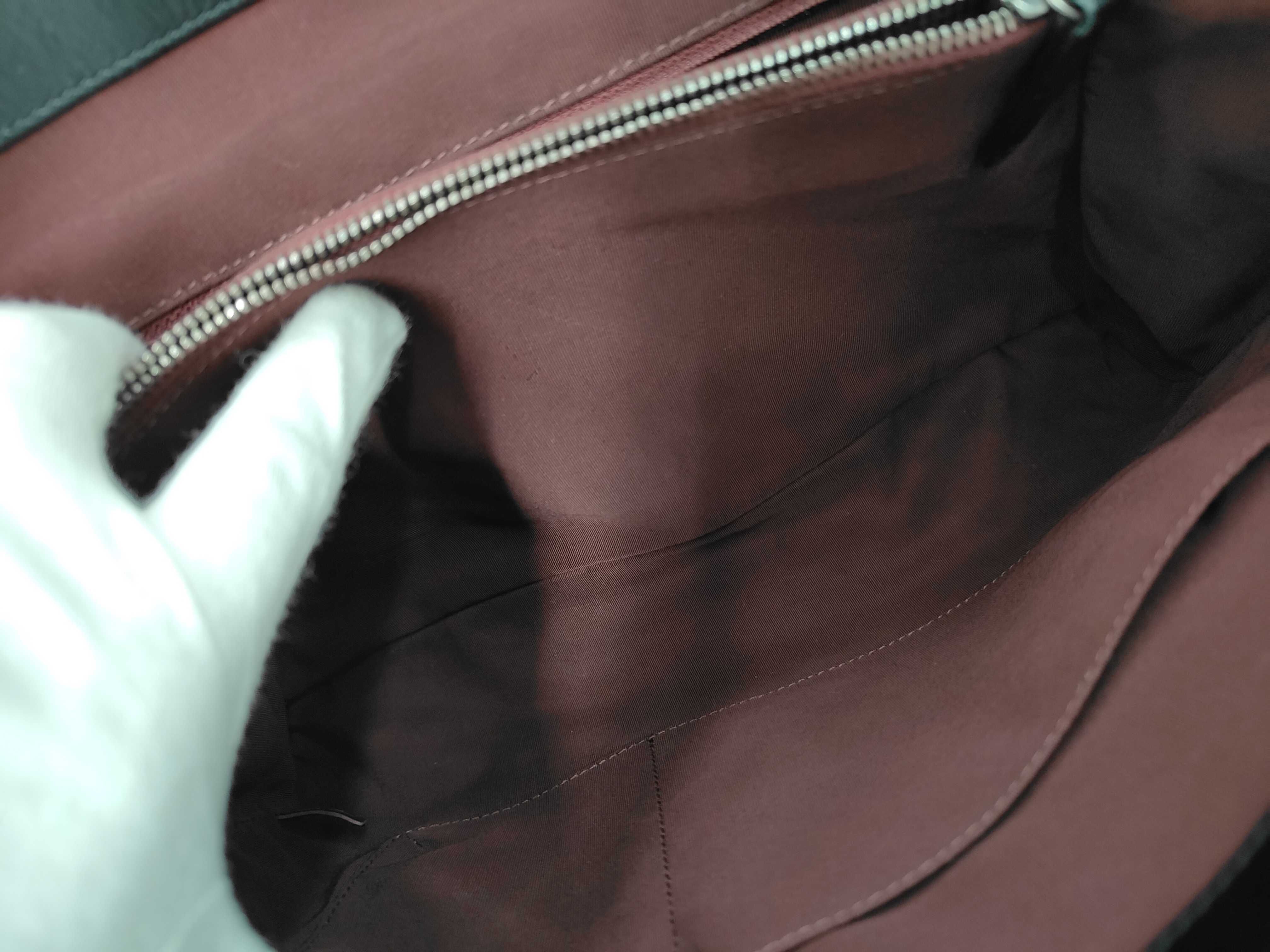 Matelassé Coco Mark Chain Shoulder Bag — view 10