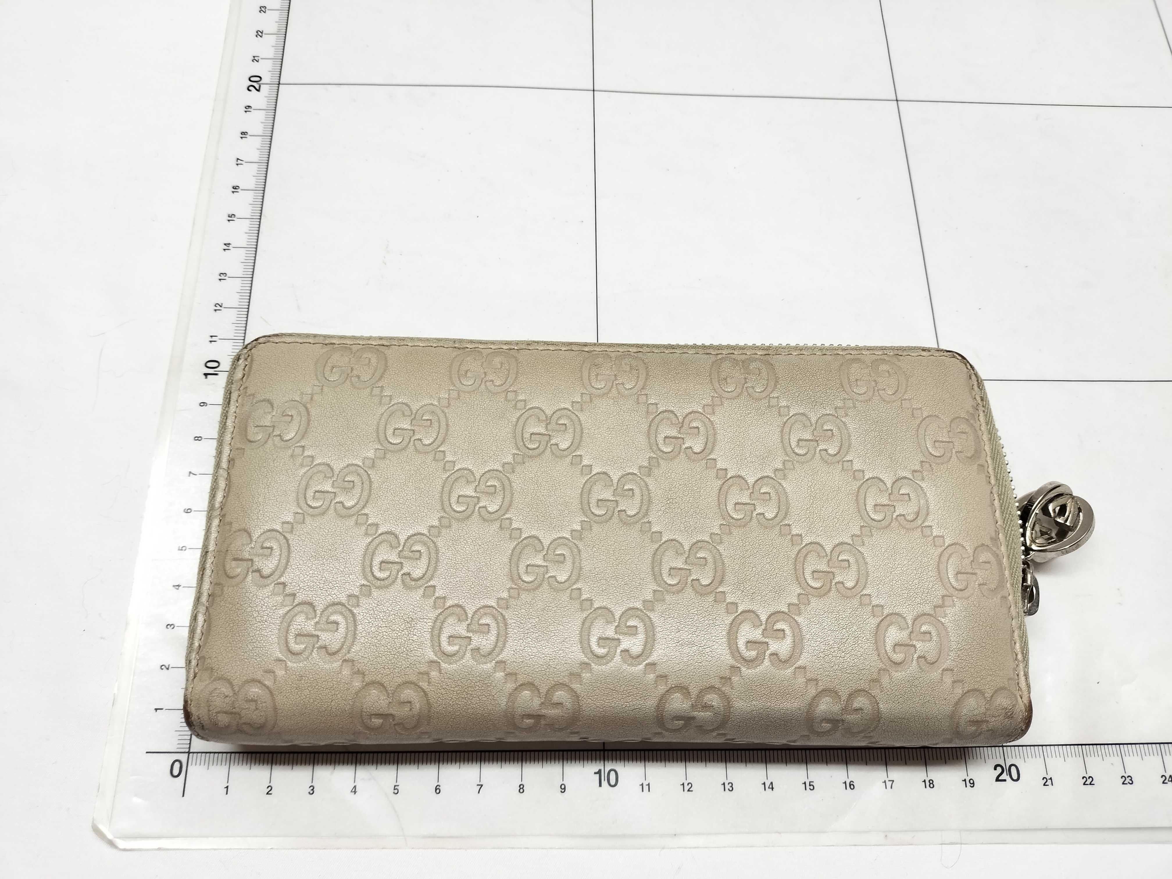 round zip coin case wallet with broken zipper — view 2