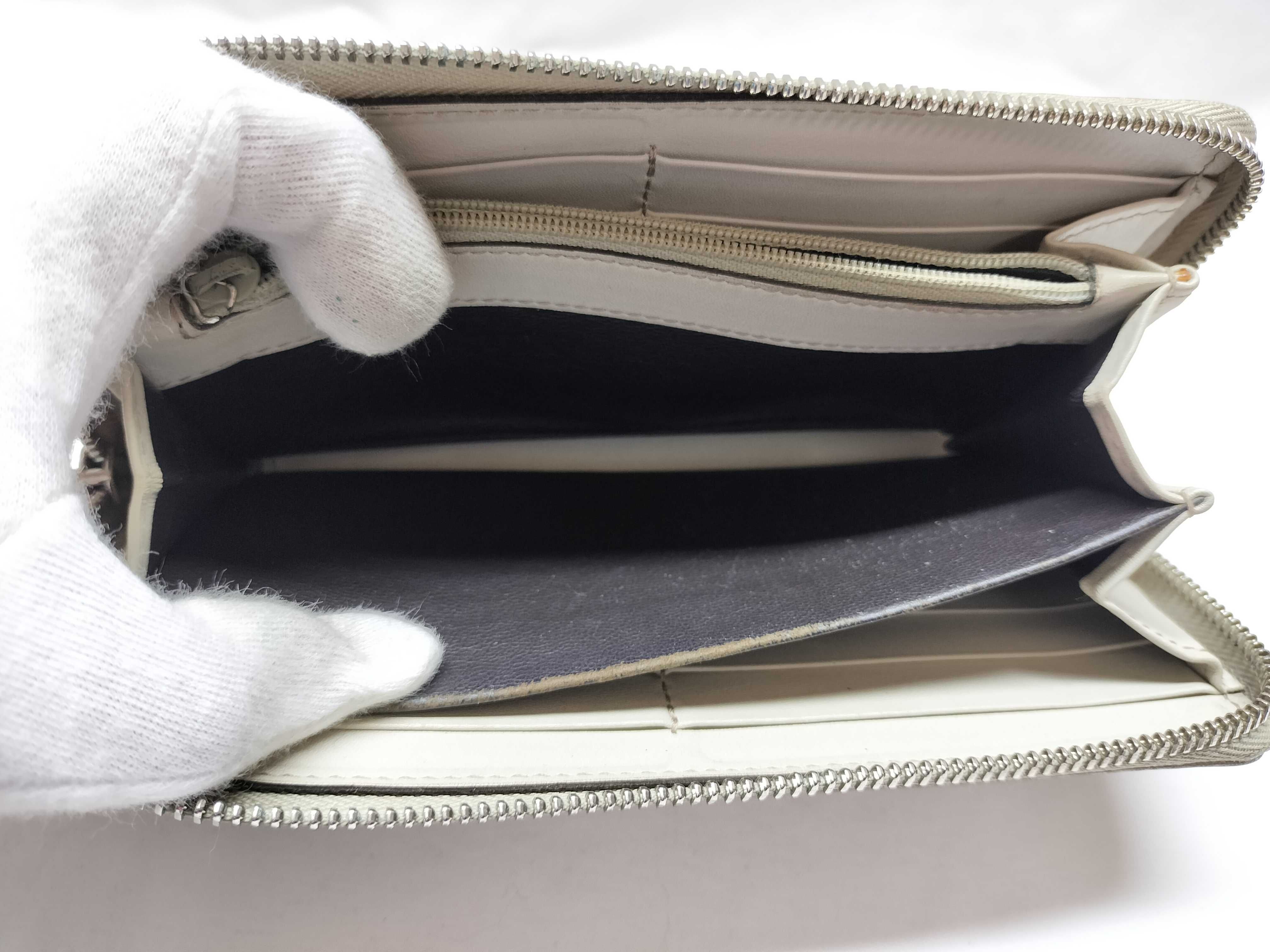 round zip coin case wallet with broken zipper — view 13