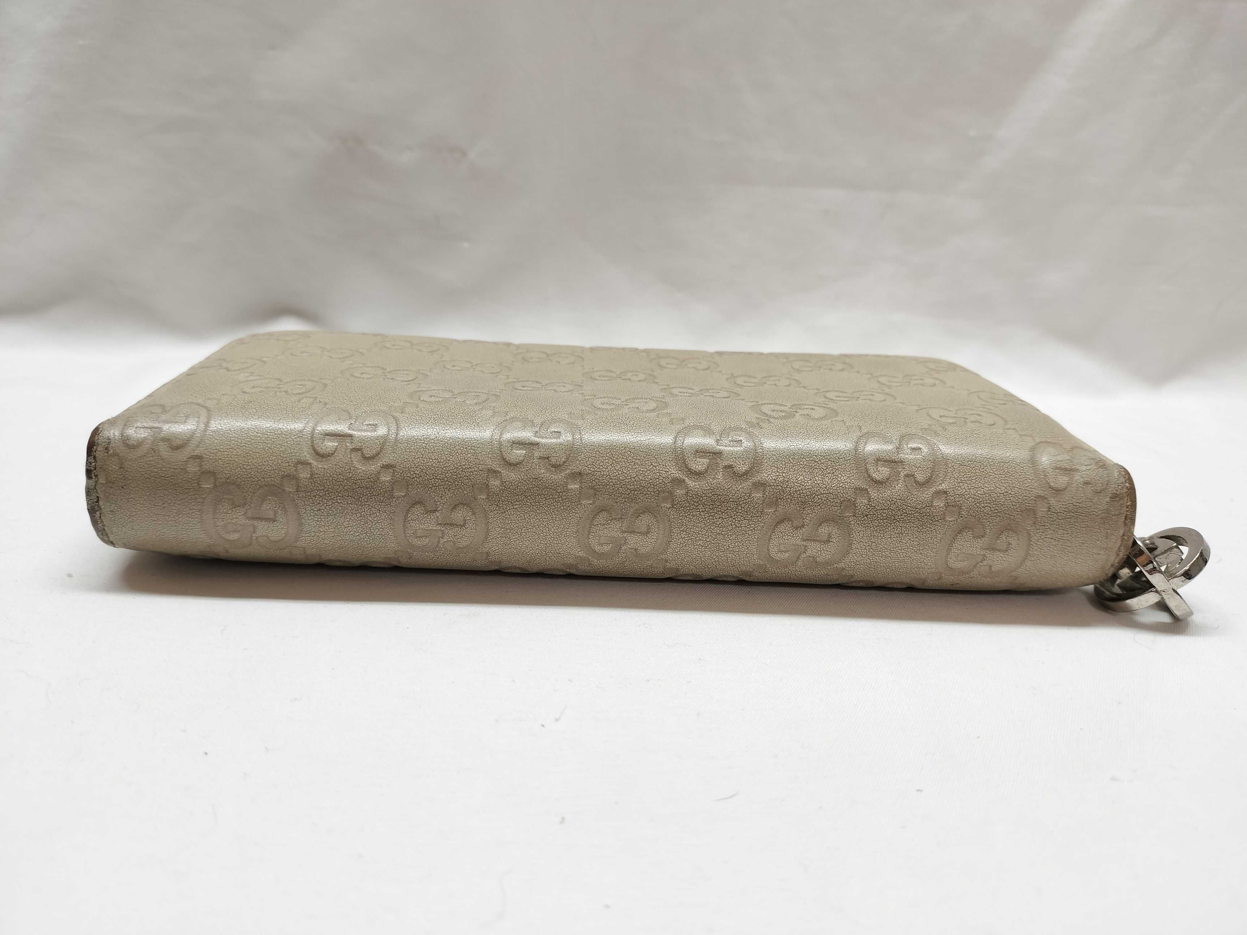 round zip coin case wallet with broken zipper — view 5