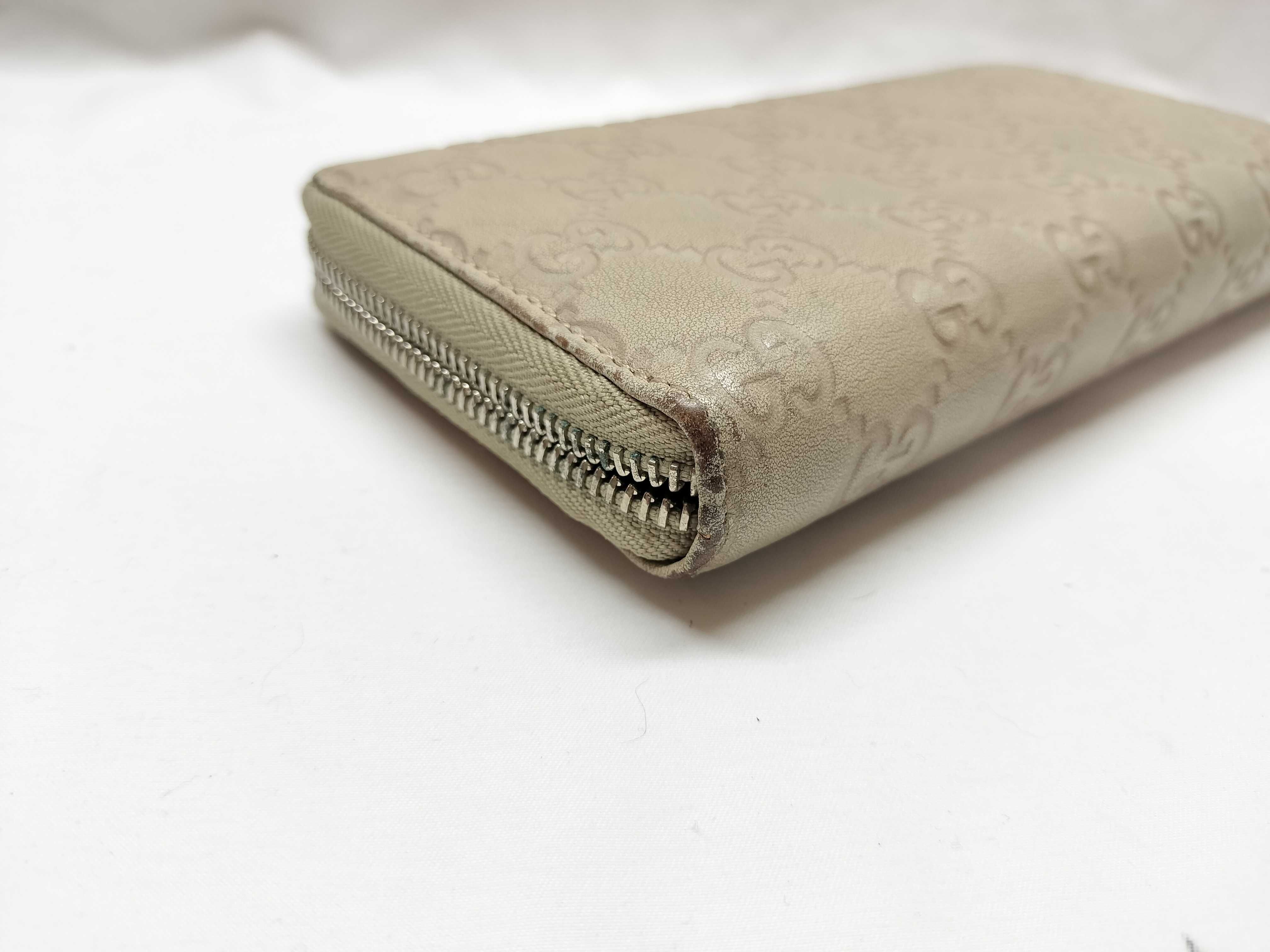 round zip coin case wallet with broken zipper — view 6