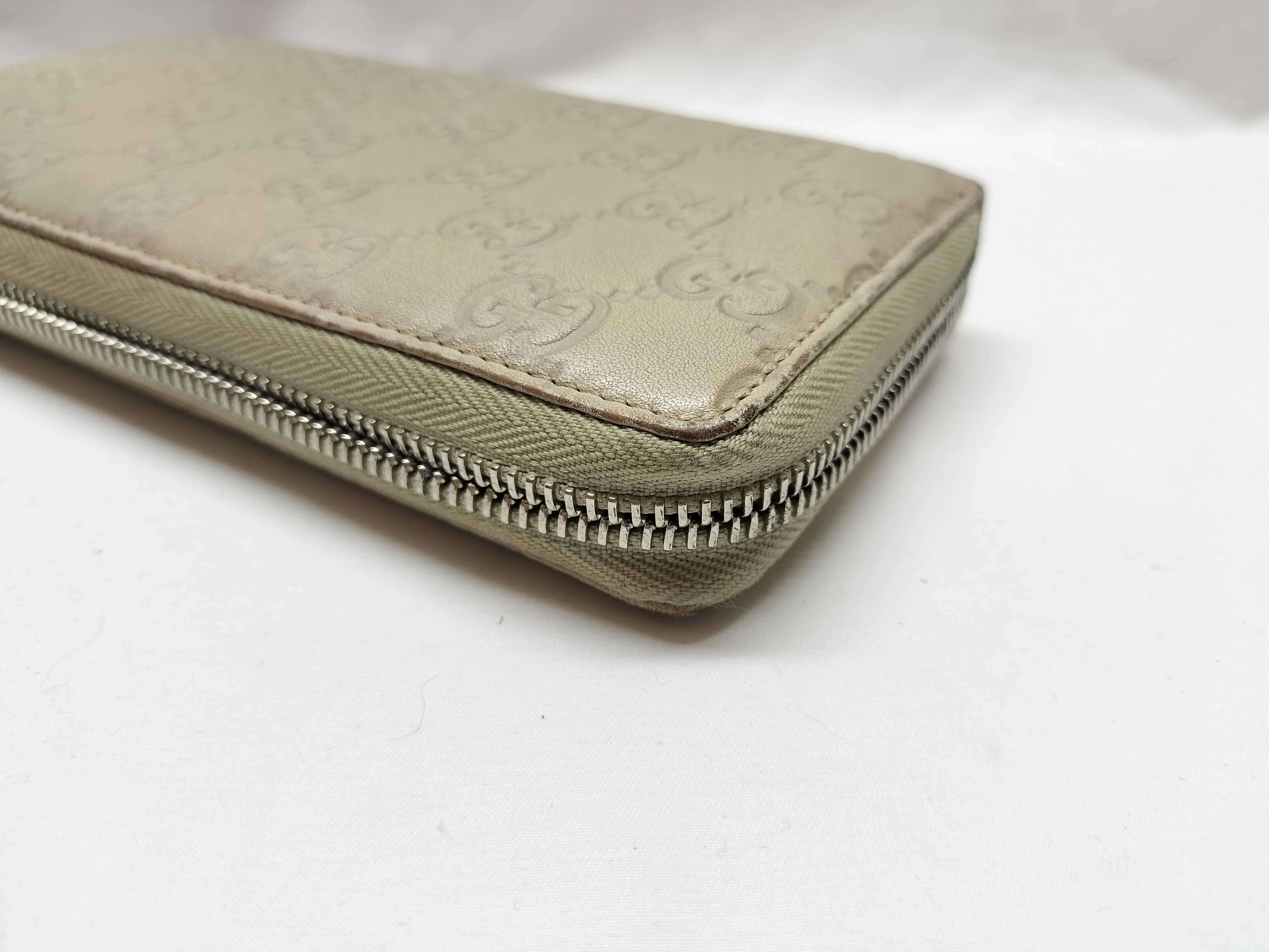 round zip coin case wallet with broken zipper — view 8