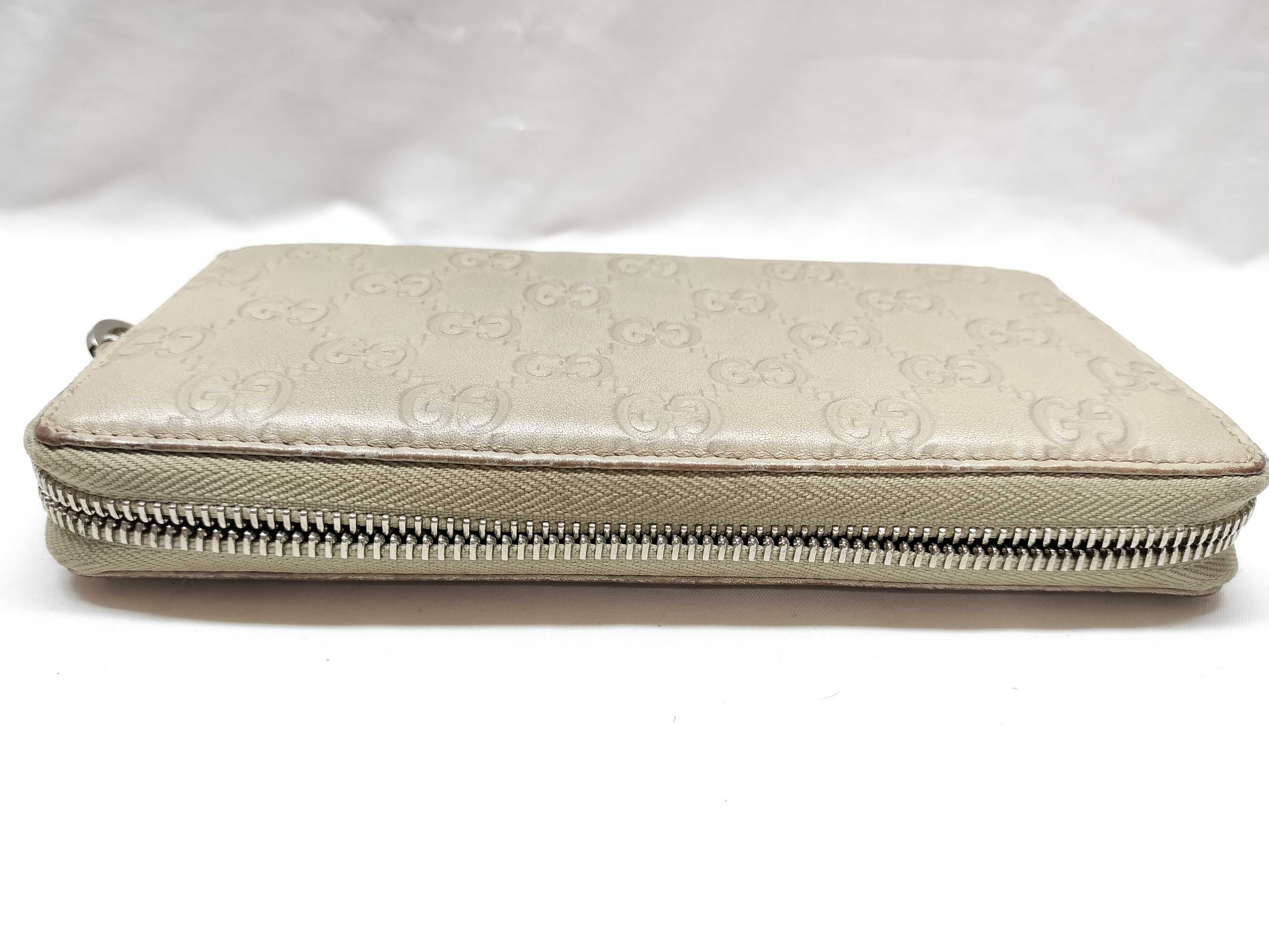 round zip coin case wallet with broken zipper — view 9