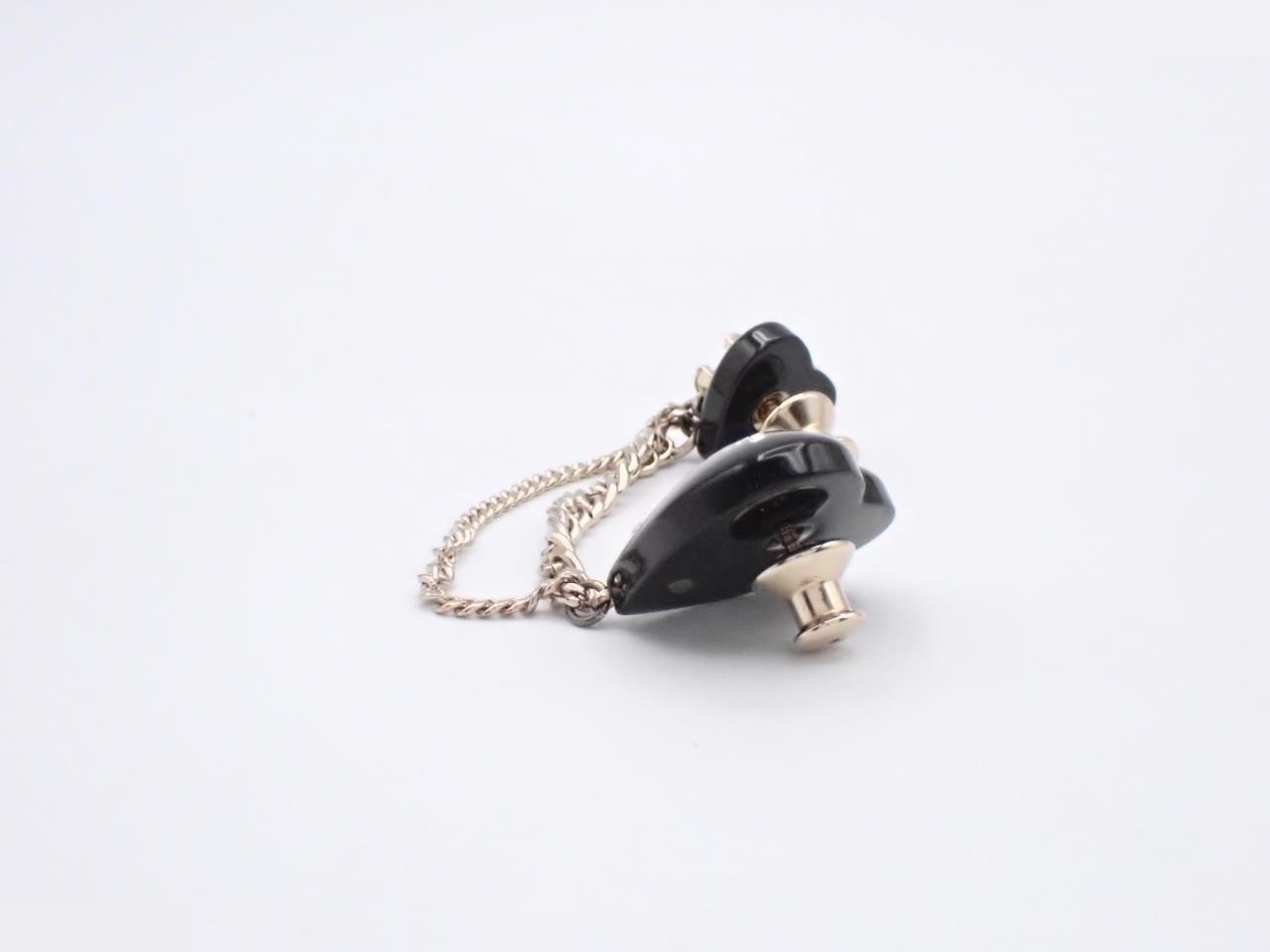 chain pin brooch D22B — view 3