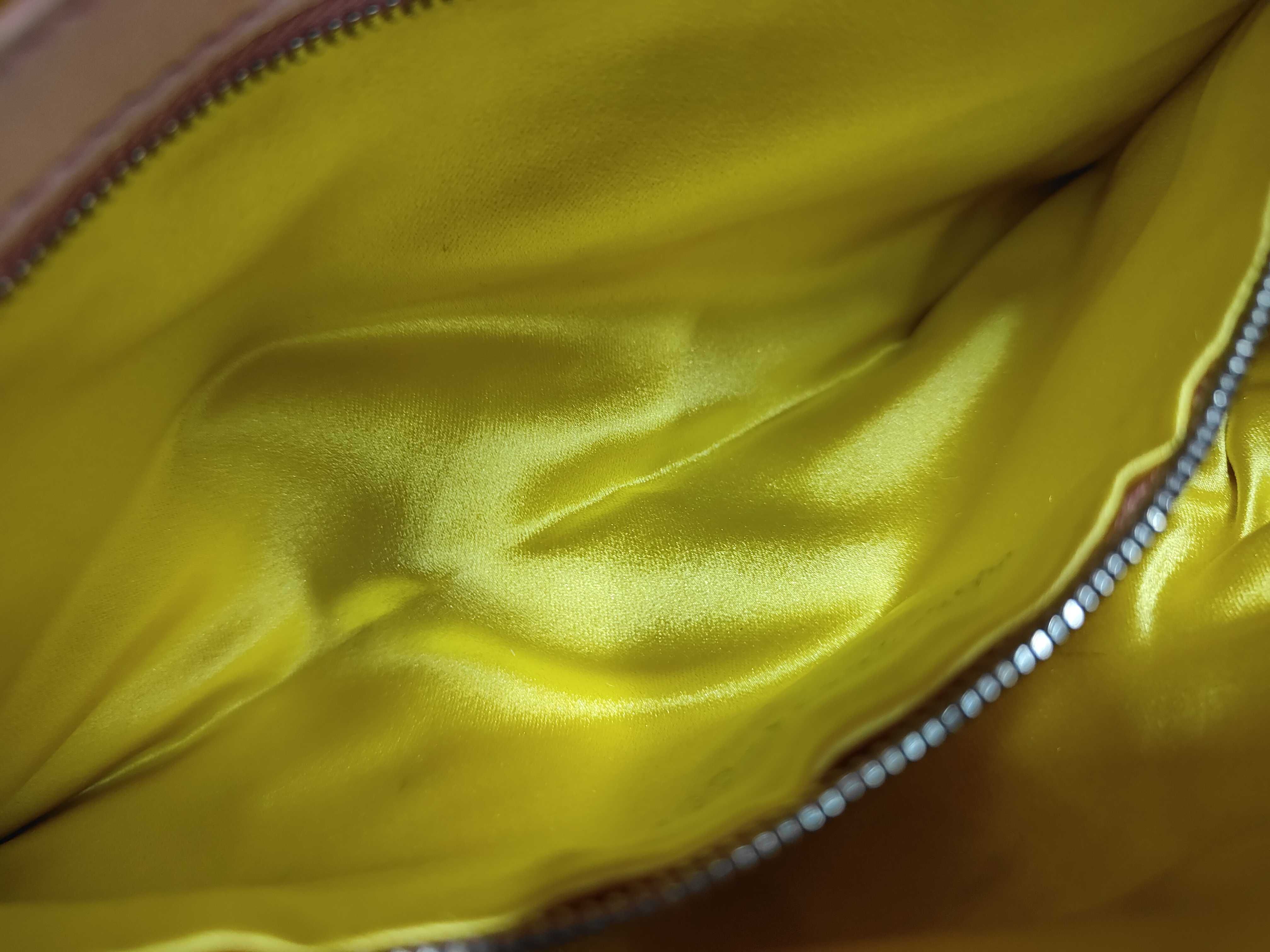 Mamma Bucket Leather Handbag — view 12