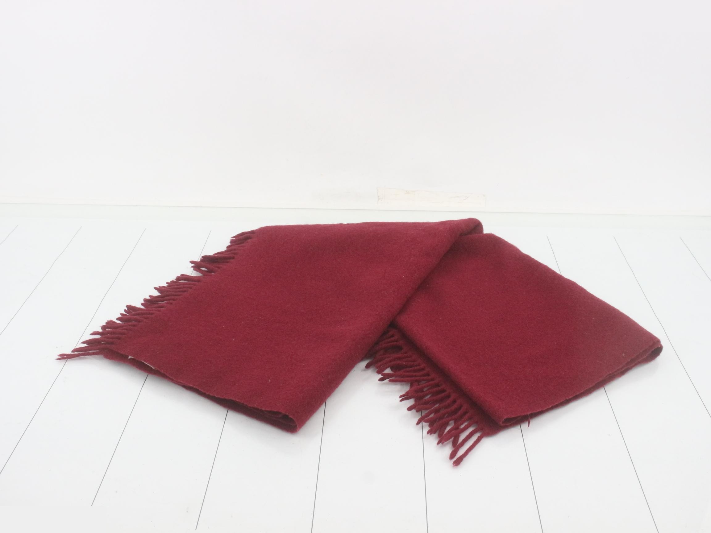 Other lines: accessories, small items, and shawls — view 3