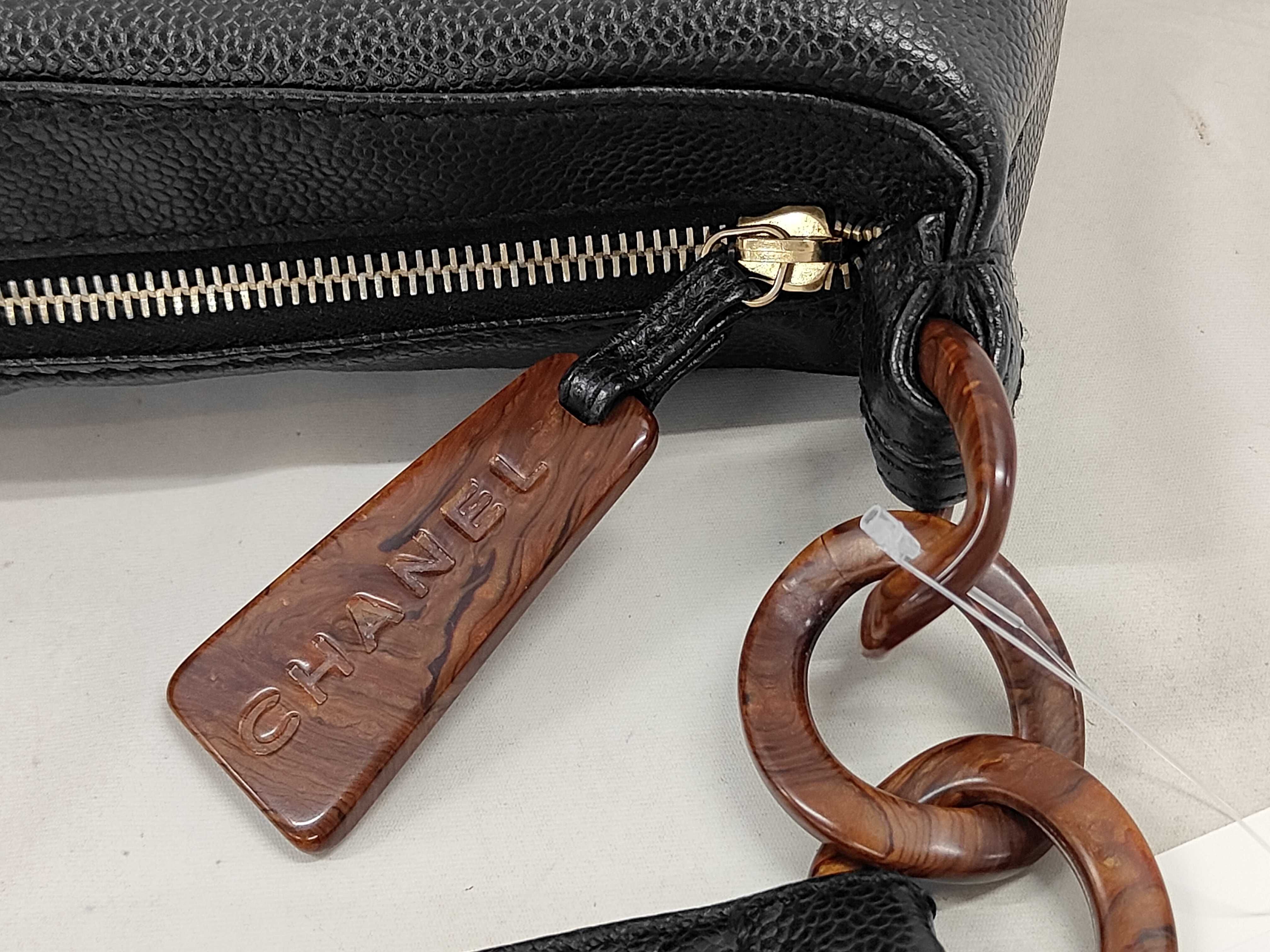 caviar skin caviar wood shoulder bag — view 5