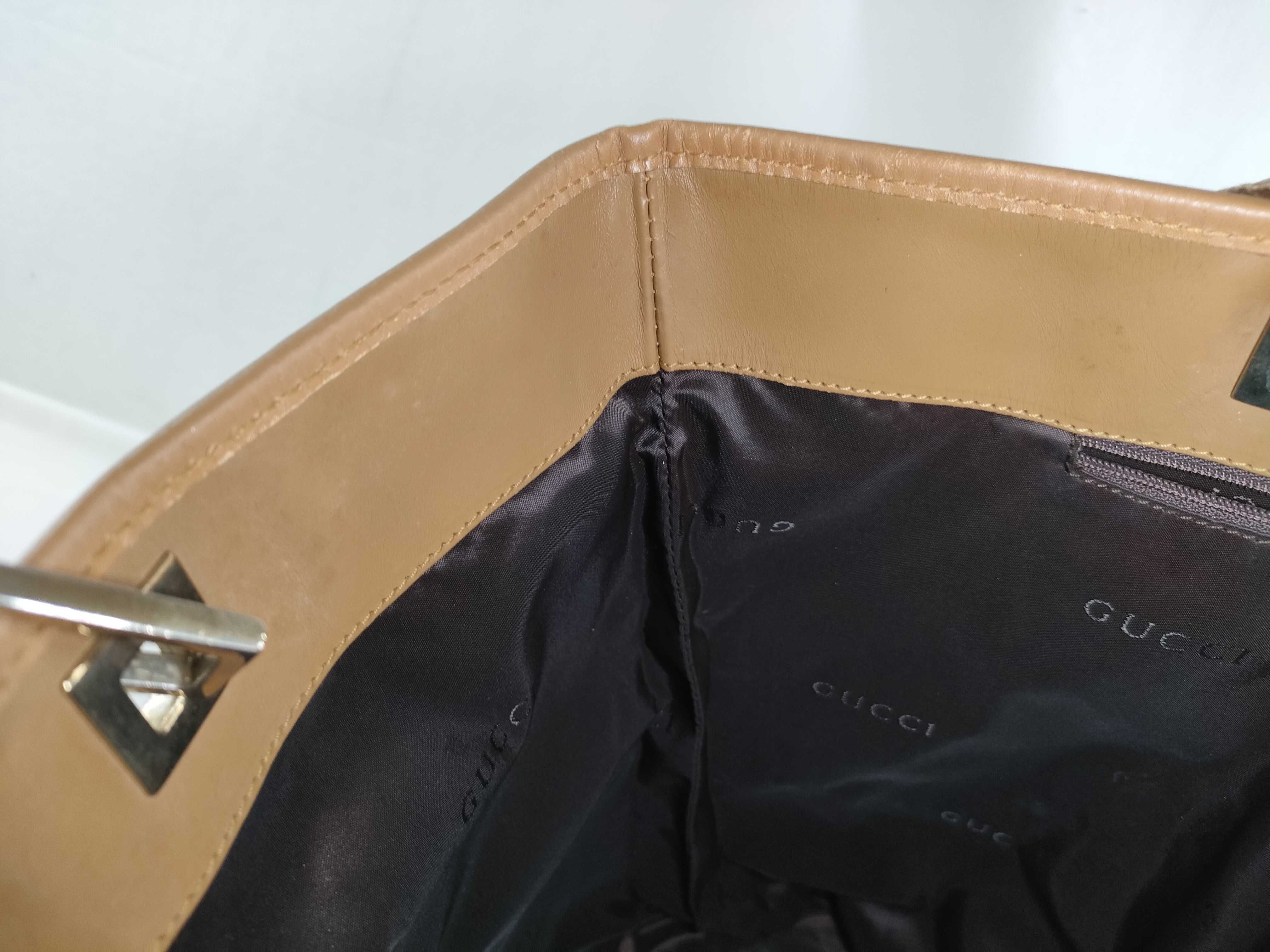 GG Supreme Canvas Handbag — view 11