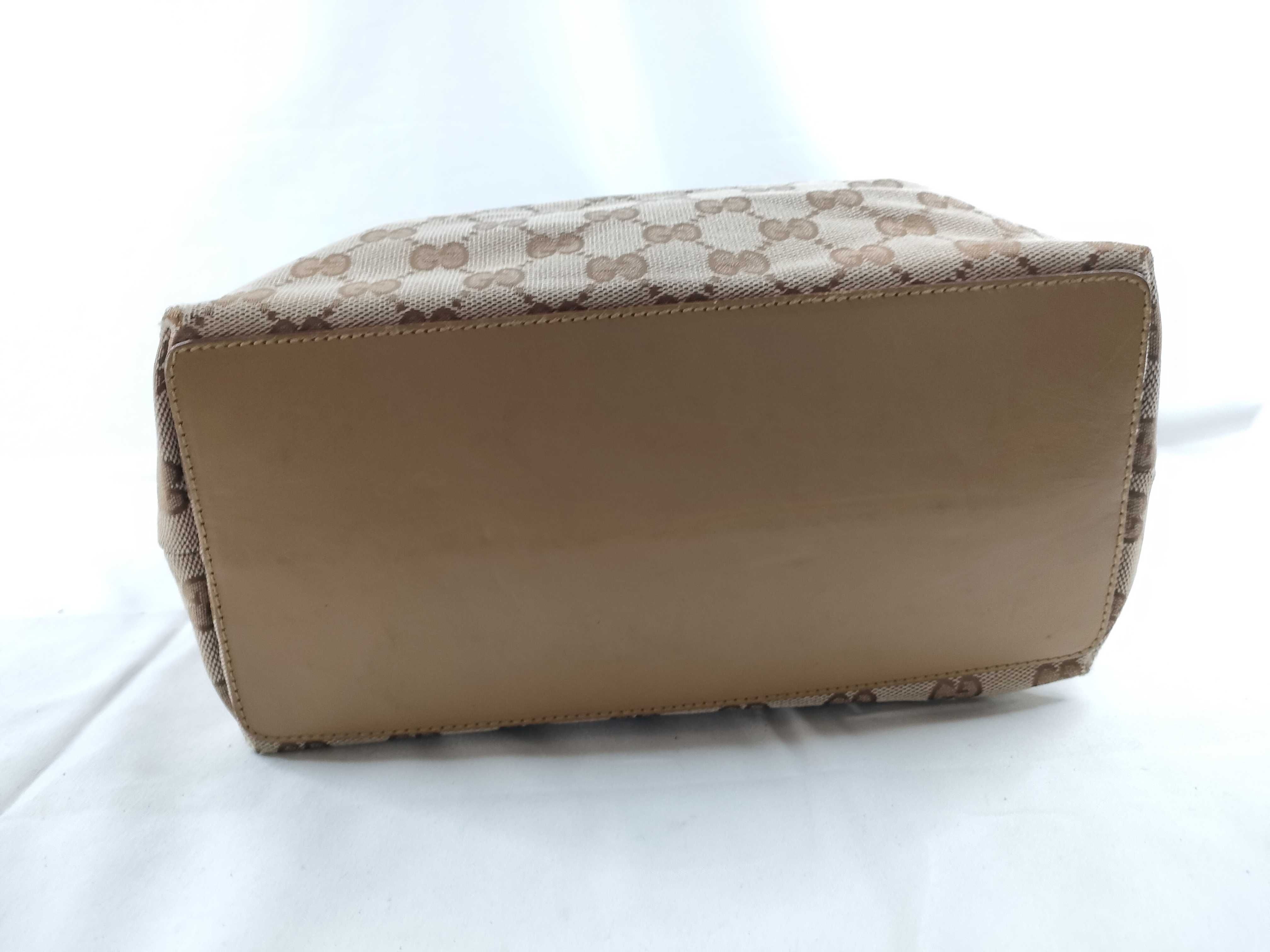 GG Supreme Canvas Handbag — view 4