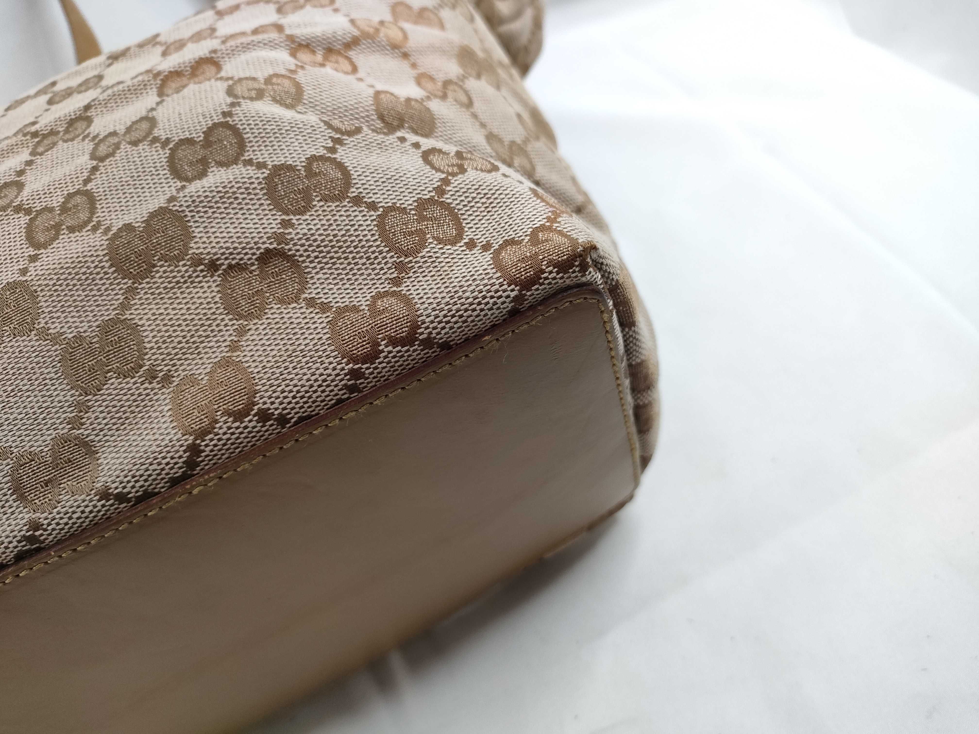 GG Supreme Canvas Handbag — view 5