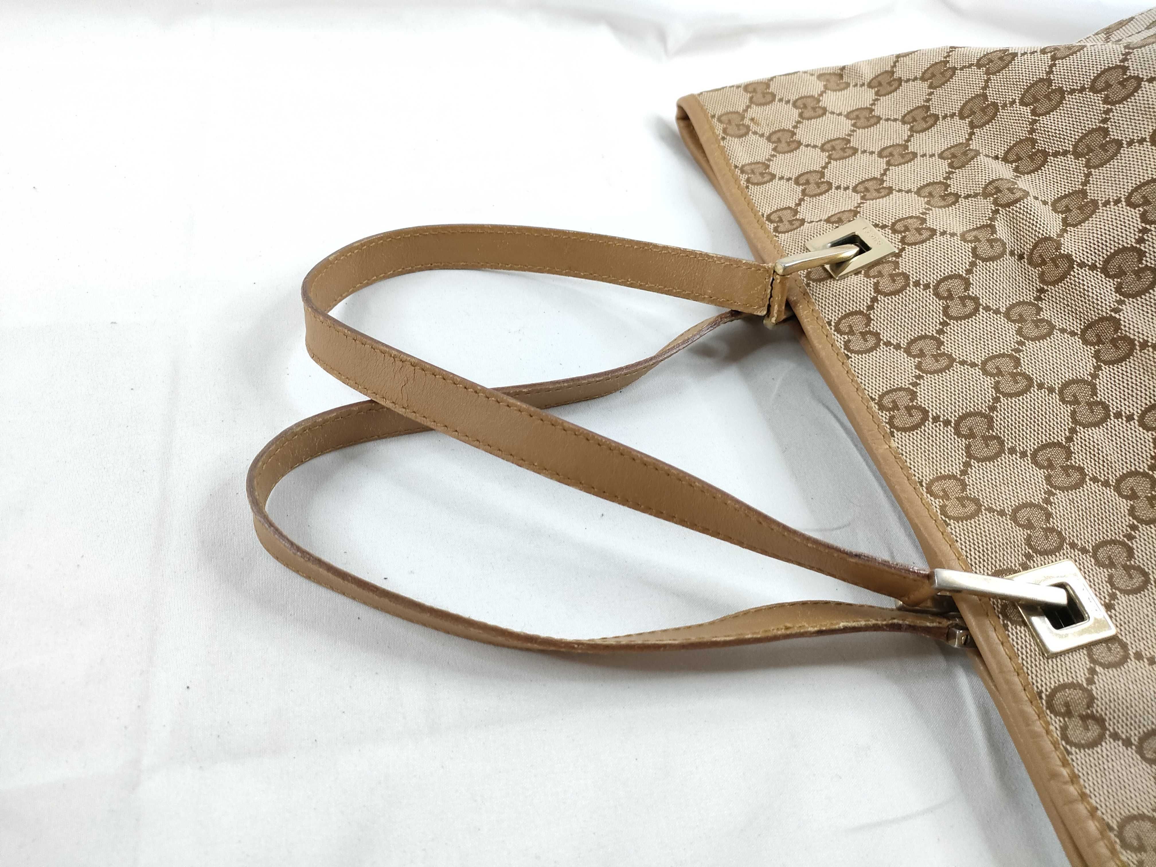 GG Supreme Canvas Handbag — view 6