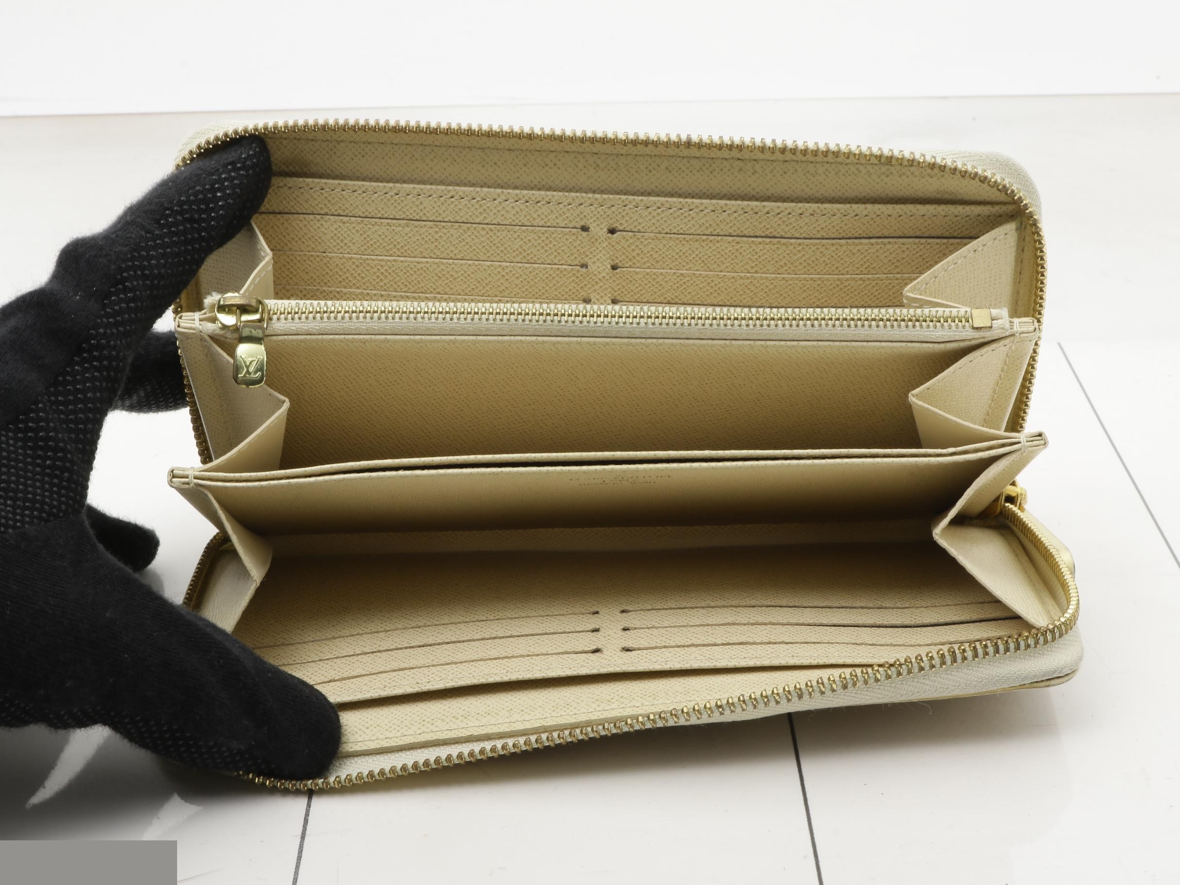 Zippy Wallet — view 5