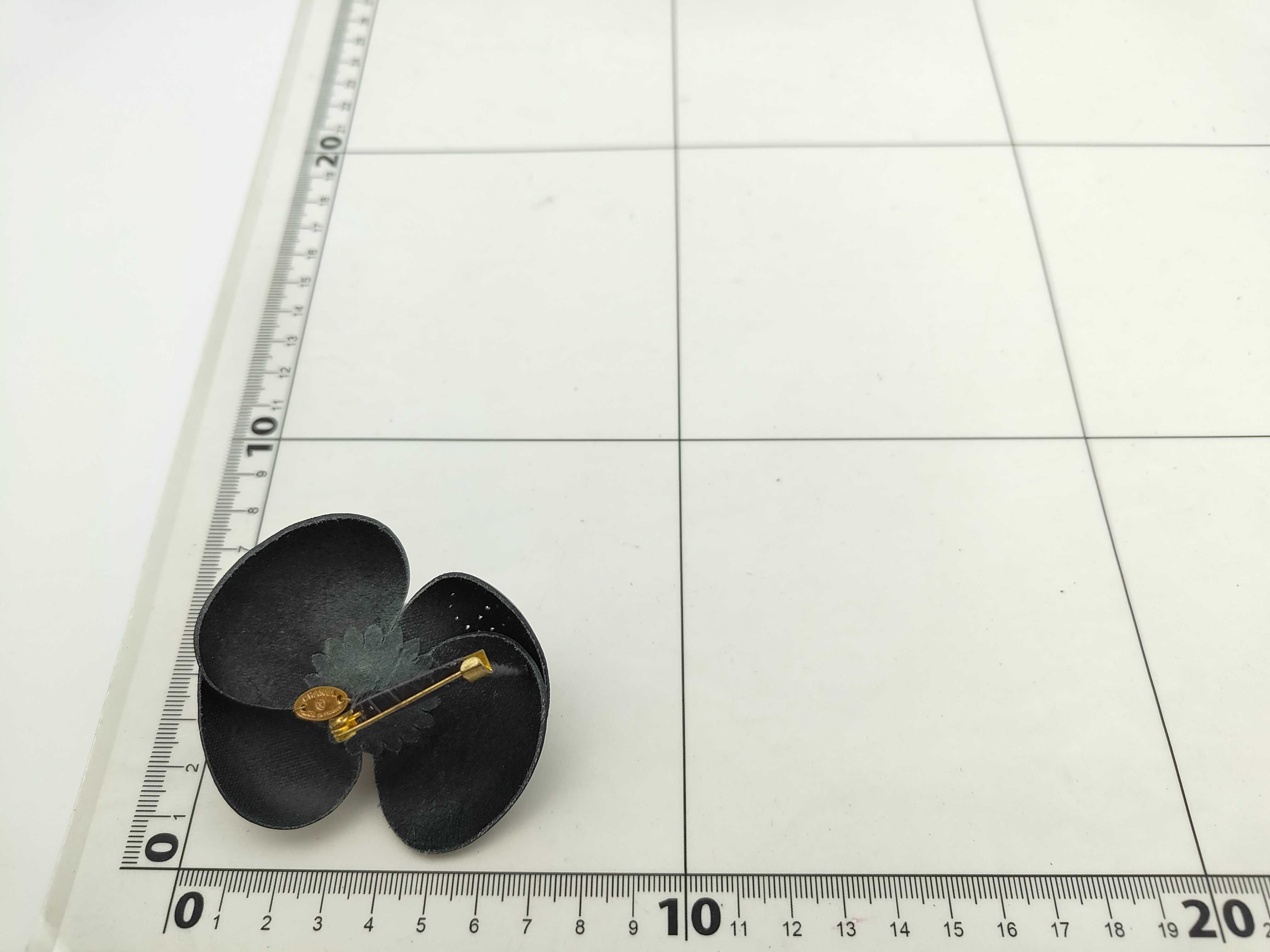 Camellia / Brooch — view 2