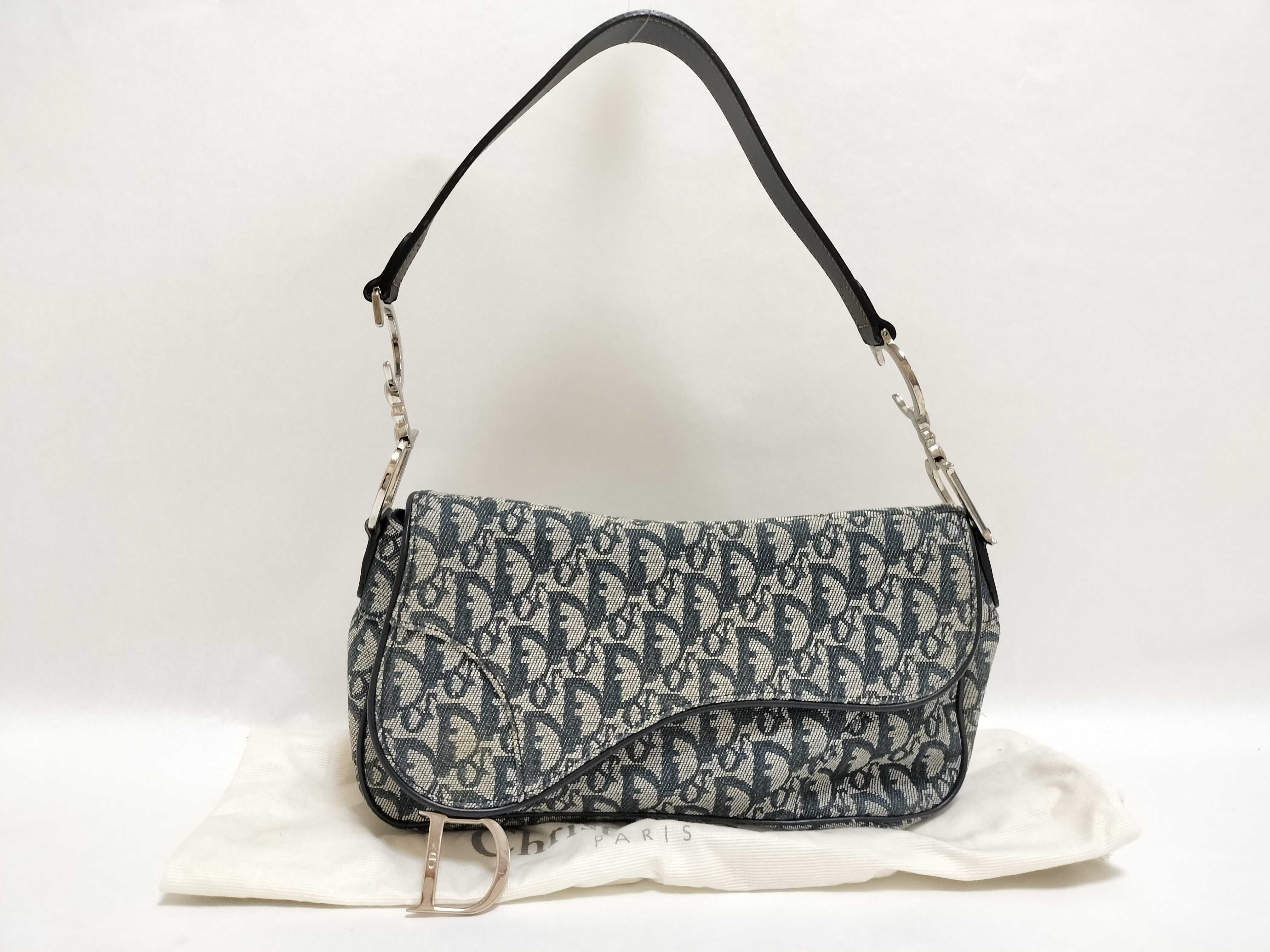 Trotter Dior D-shaped hardware shoulder bag