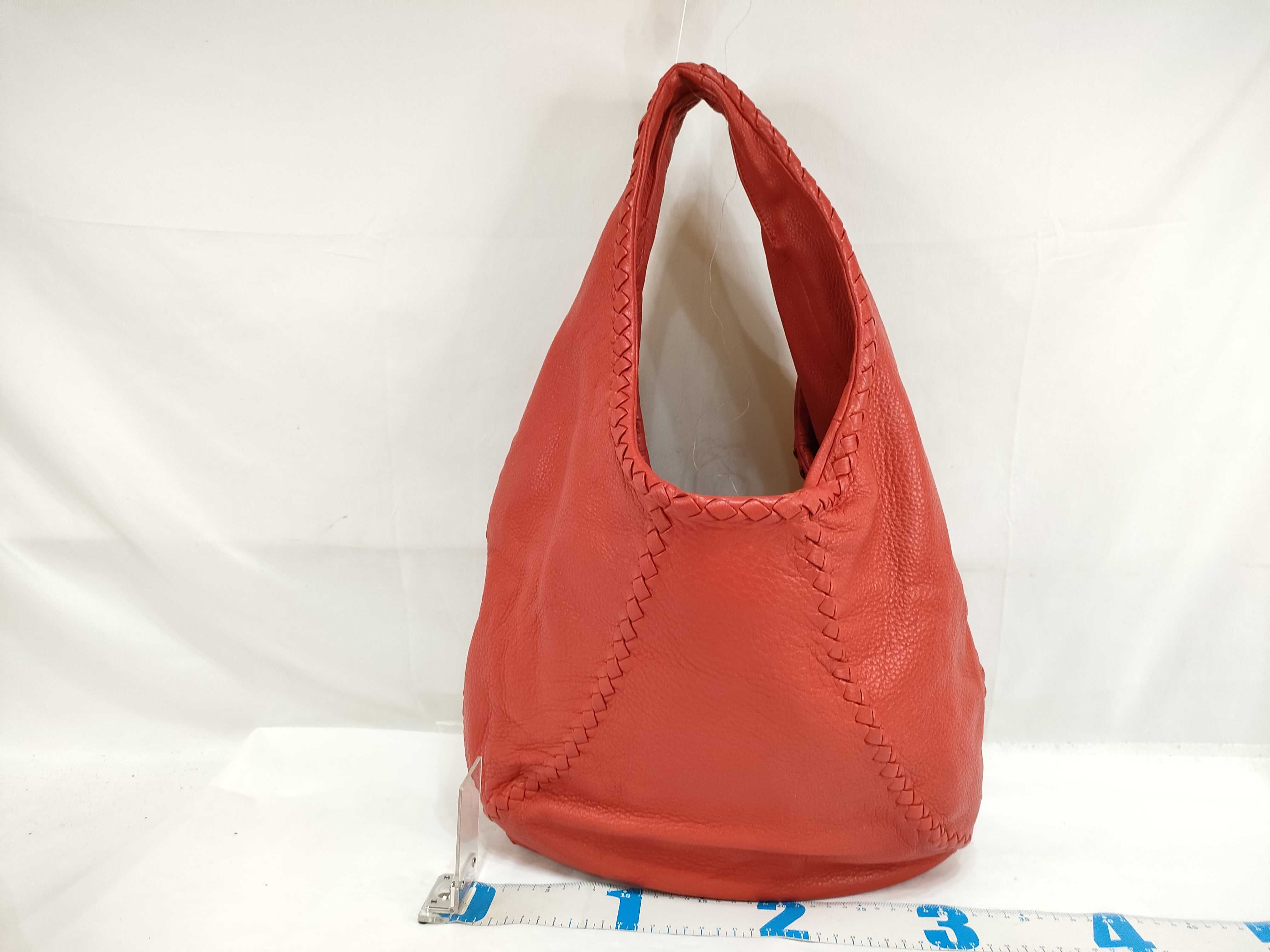 Intrecciato Cervo Hobo One-Shoulder Bag Handbag — view 2