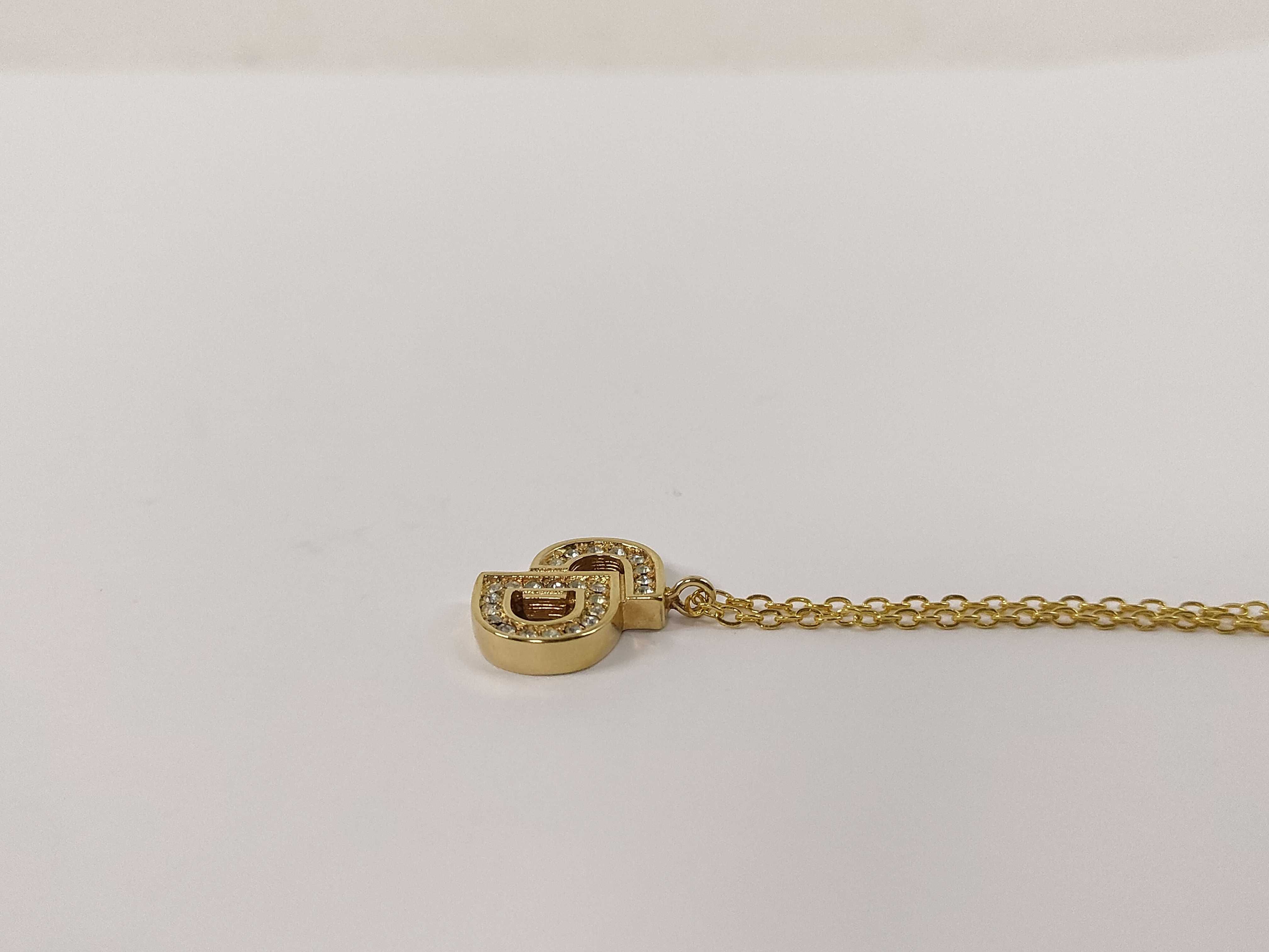 CD logo rhinestone necklace with aftermarket chain, gold color. — view 3