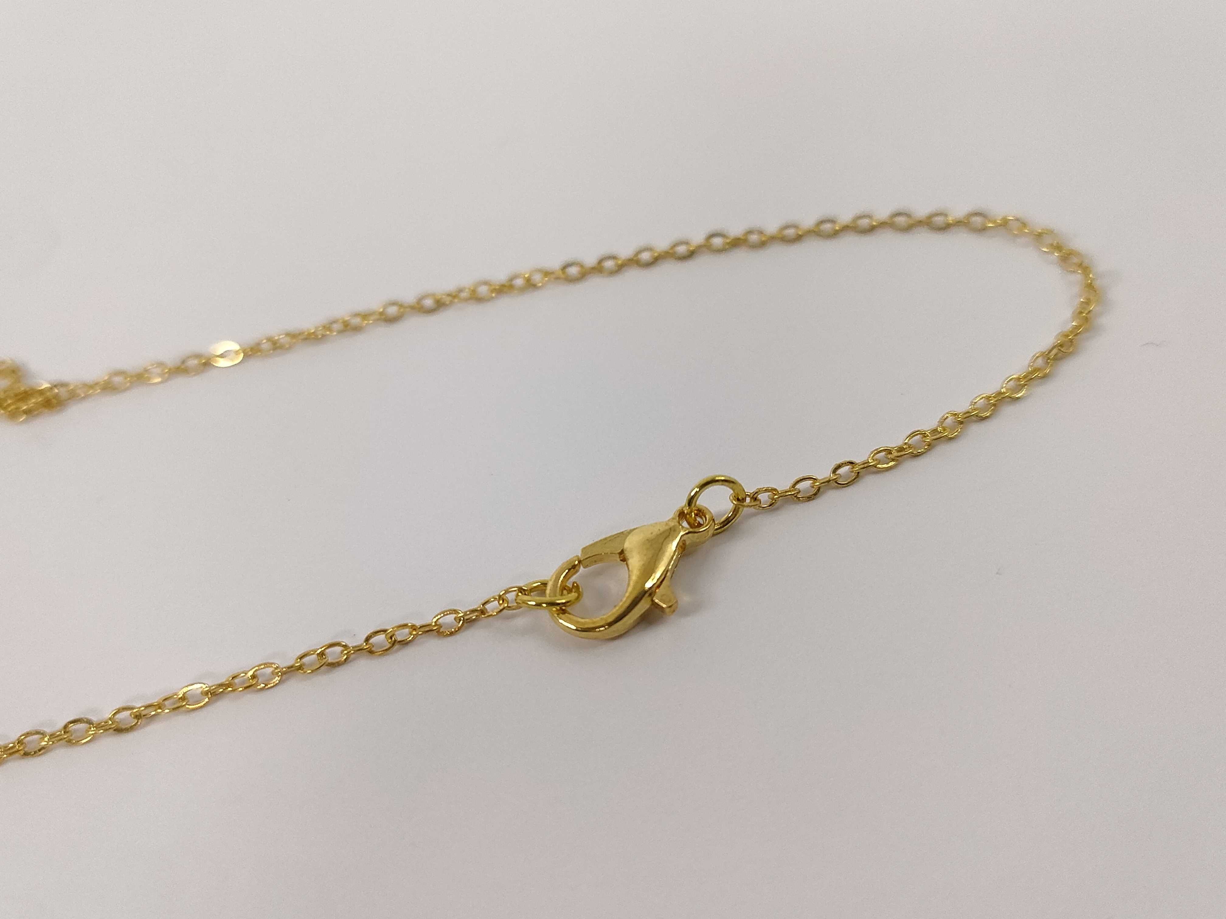 CD logo rhinestone necklace with aftermarket chain, gold color. — view 4