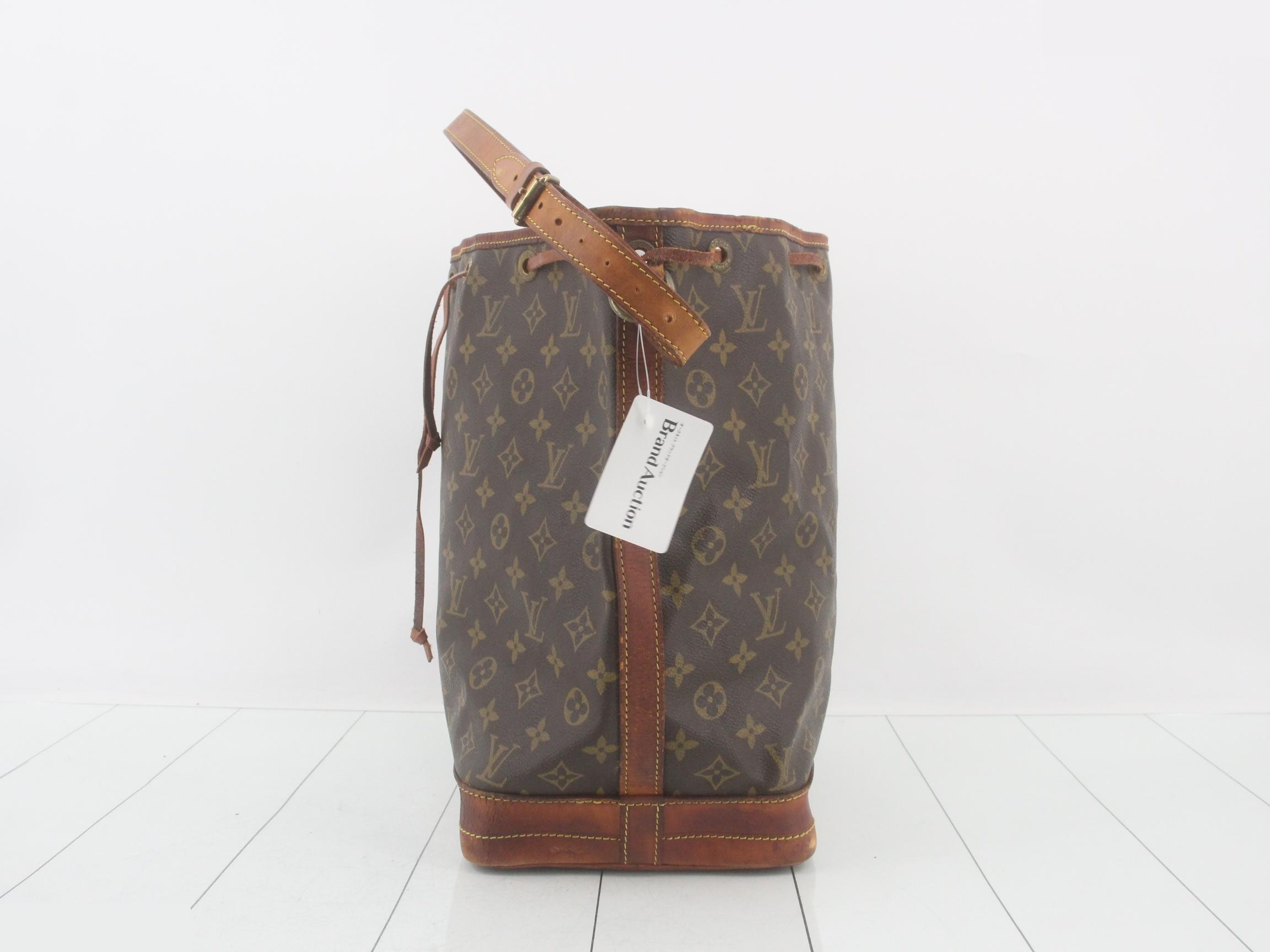 Monogram Shoulder Bag Noé — view 3