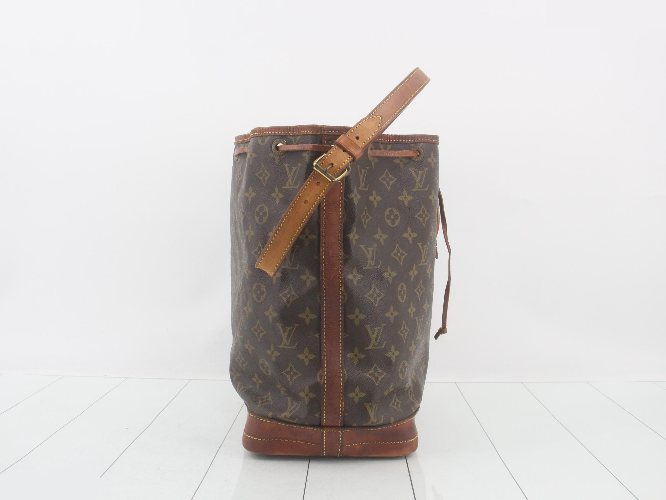 Monogram Shoulder Bag Noé — view 4
