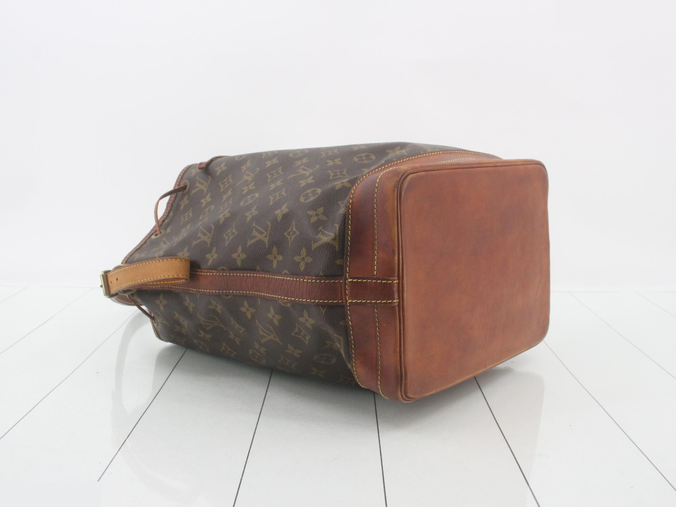 Monogram Shoulder Bag Noé — view 5