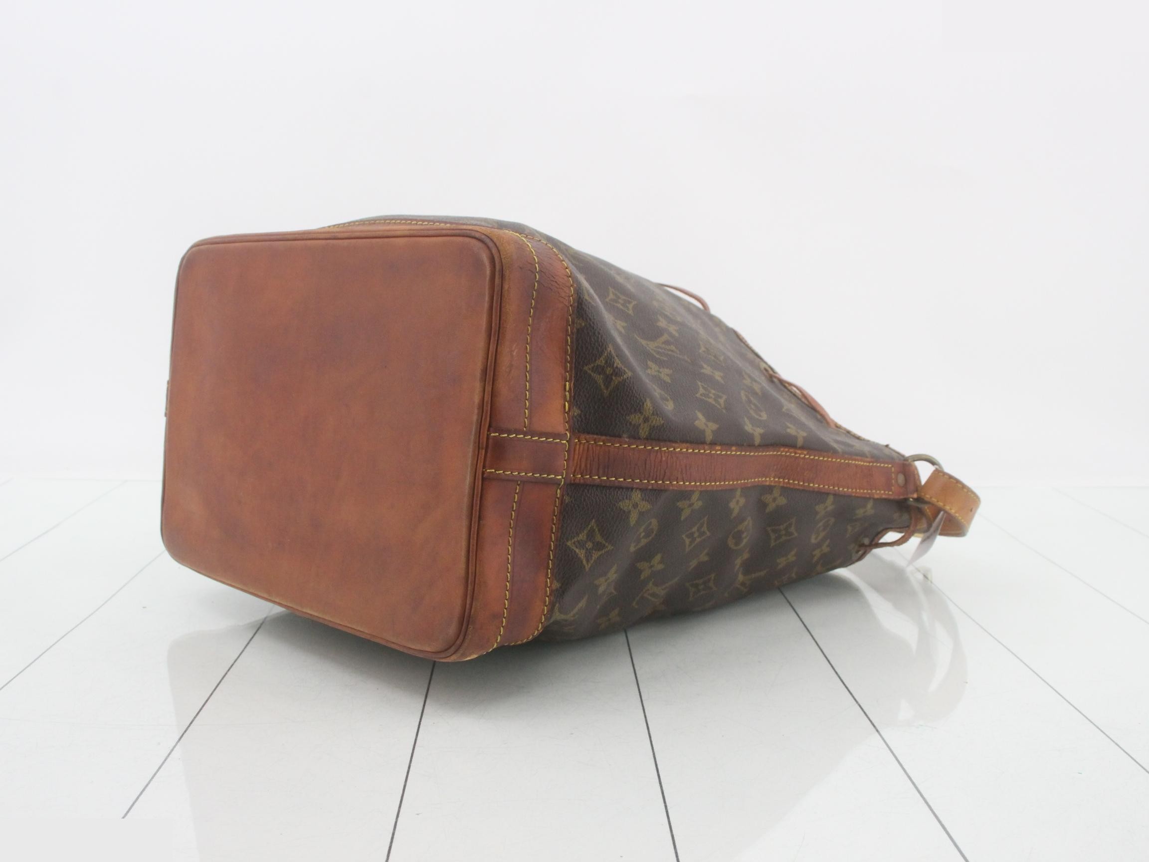 Monogram Shoulder Bag Noé — view 6