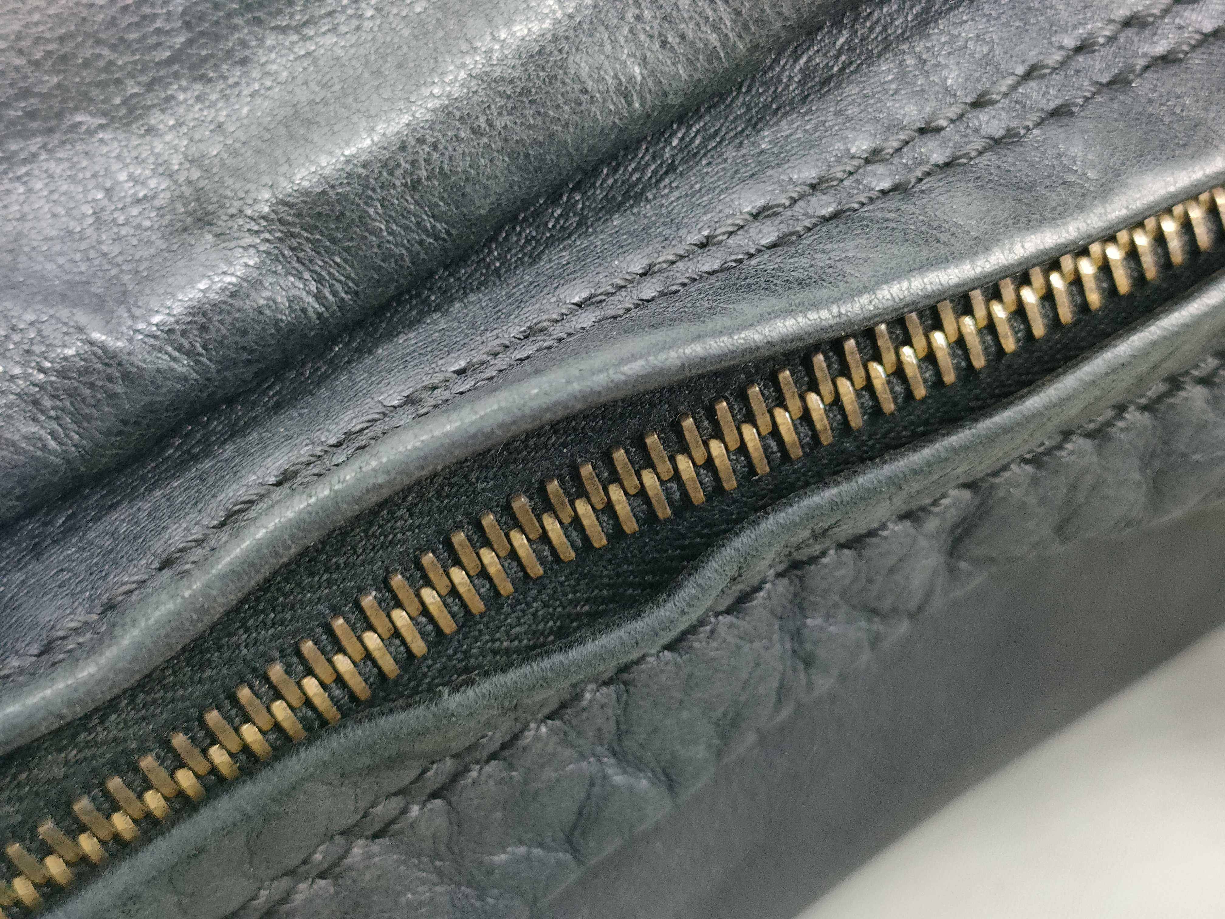 One-Shoulder Leather Shoulder Bag — view 8