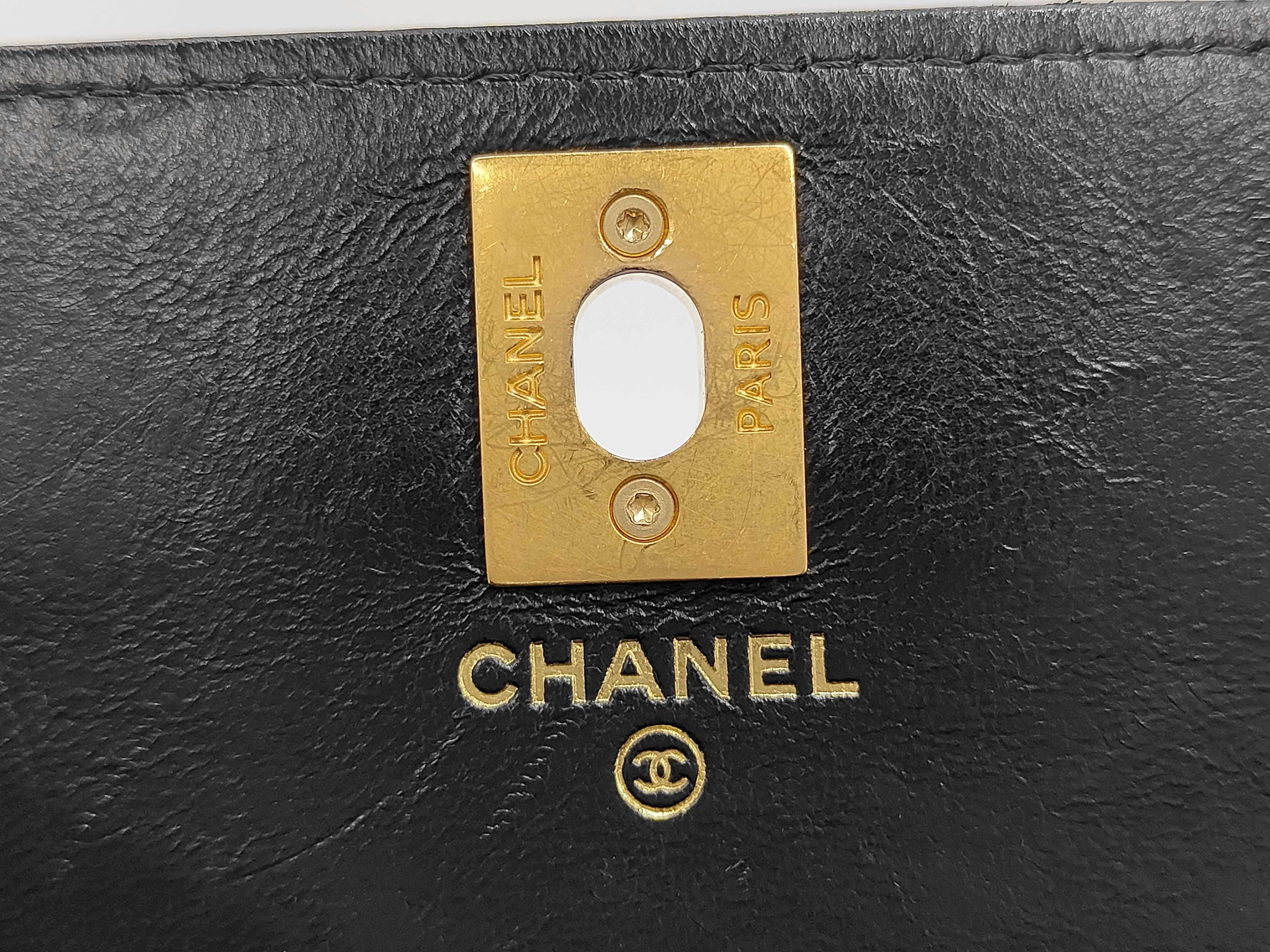 CHANEL19 Matelassé Chain Wallet Lambskin Black Gold Hardware Shoulder Bag — view 9