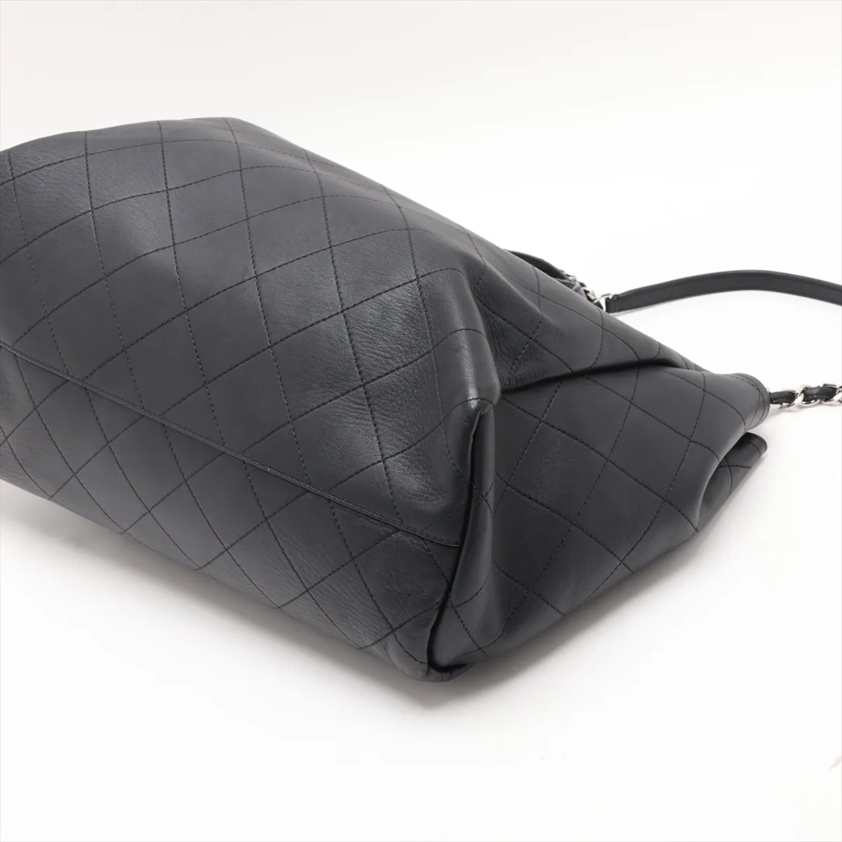 Matelassé Leather 2-Way Handbag, Black with Silver Hardware, Item Number 26981957 (Serial Number 26) — view 3