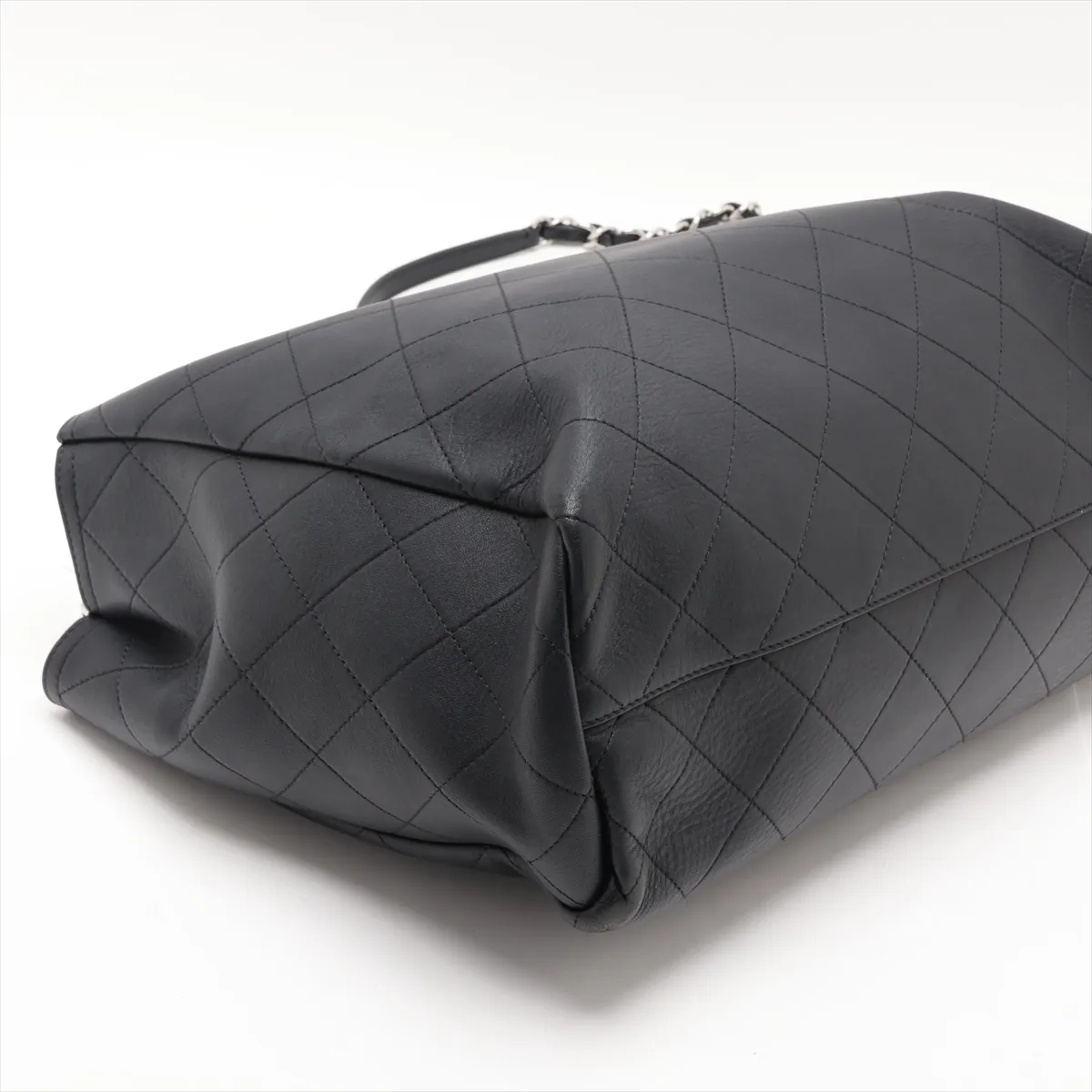 Matelassé Leather 2-Way Handbag, Black with Silver Hardware, Item Number 26981957 (Serial Number 26) — view 4