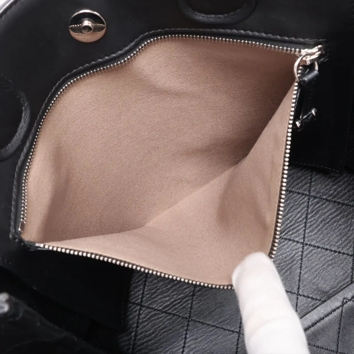 Matelassé Leather 2-Way Handbag, Black with Silver Hardware, Item Number 26981957 (Serial Number 26) — view 9