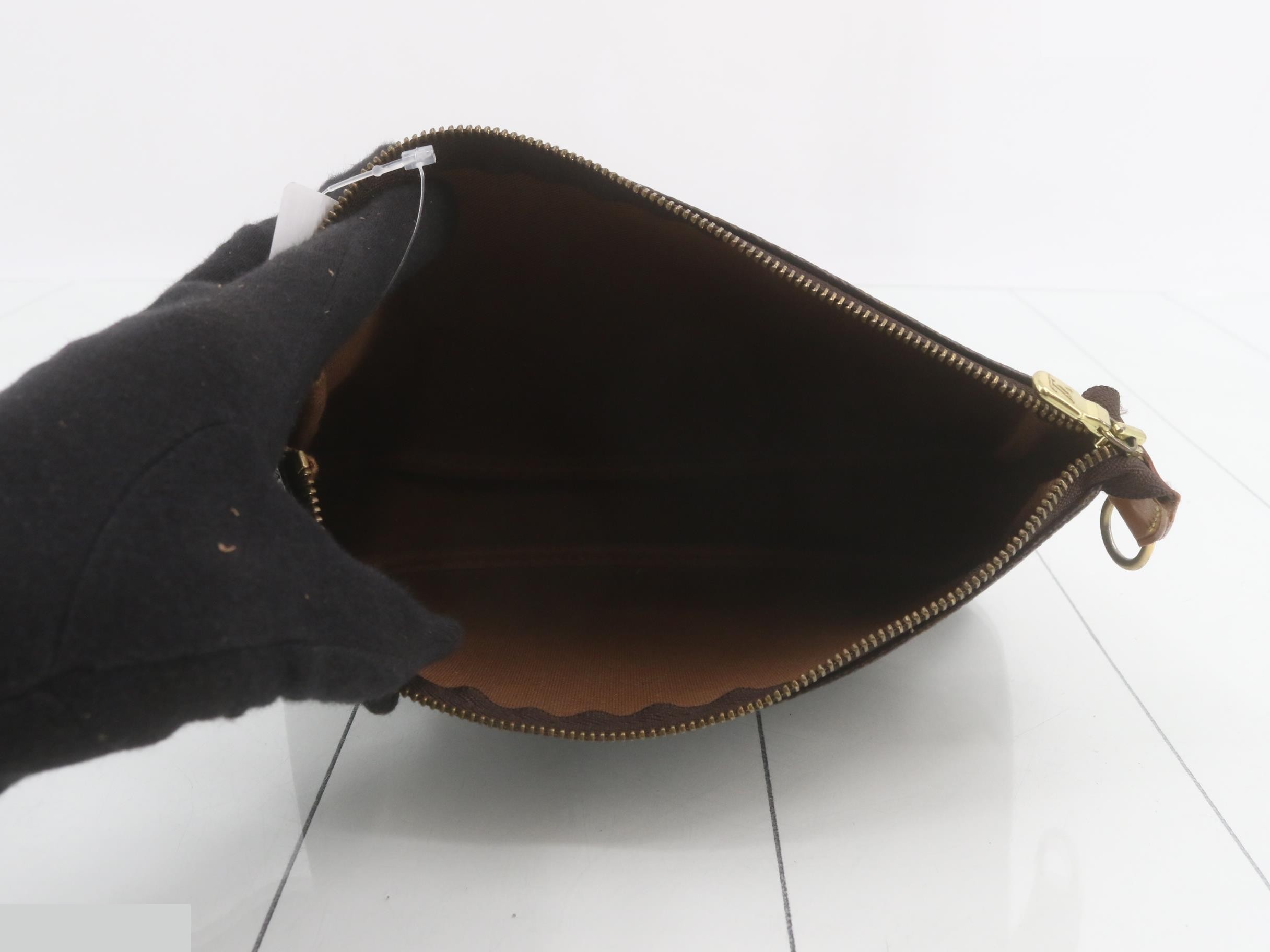 Pochette Accessoires (old model) with shoulder strap — view 4