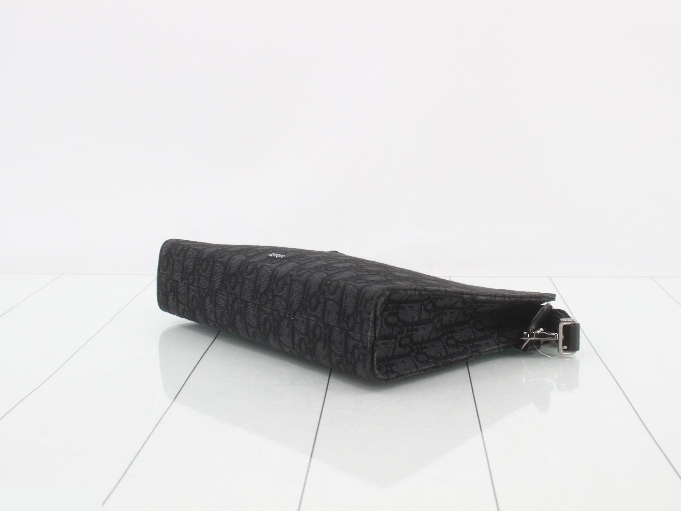 Trotter (bag) clutch pochette, black, unused, stored item. — view 6