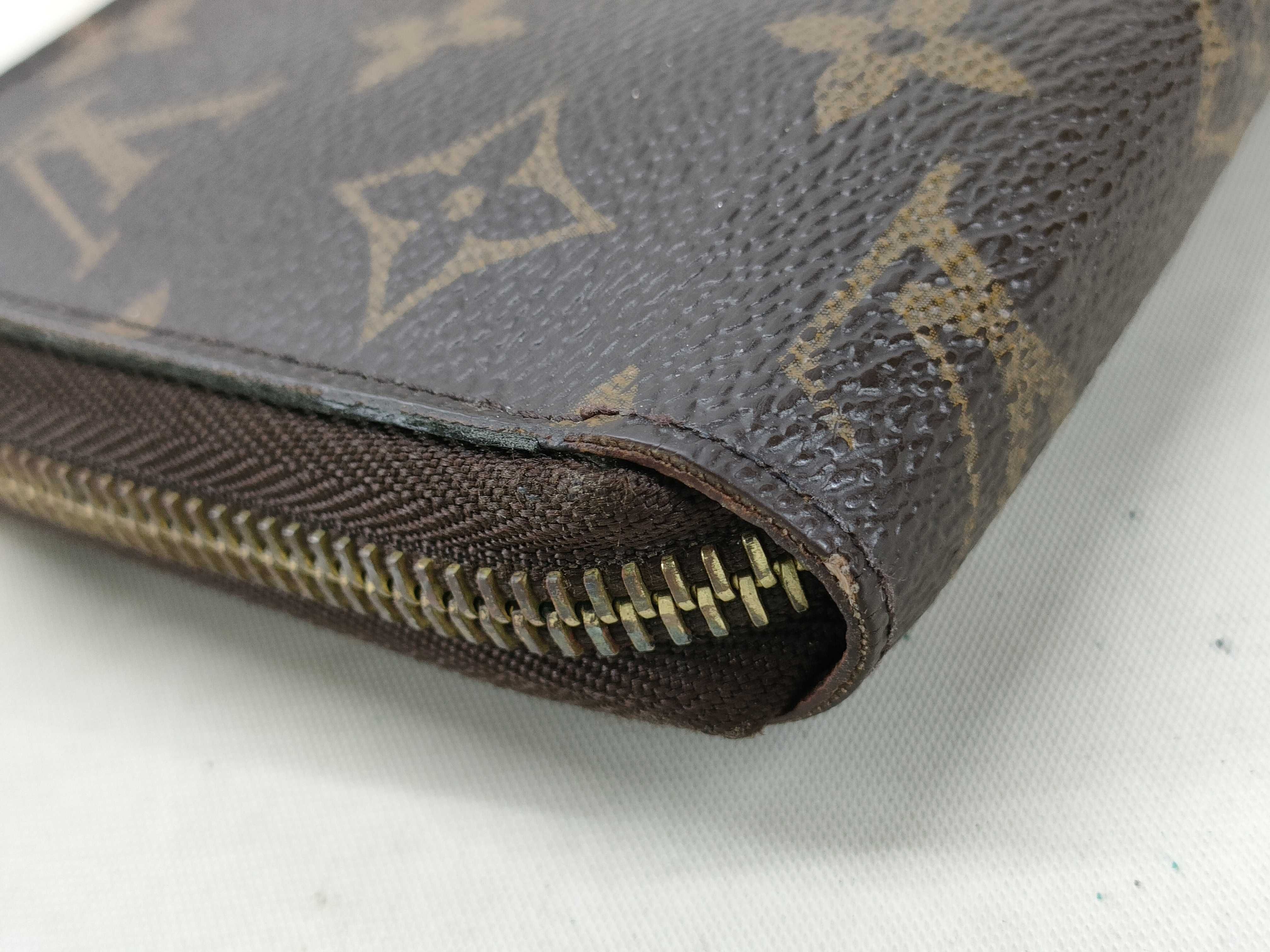 Monogram Louis Vuitton Zippy Wallet — view 3