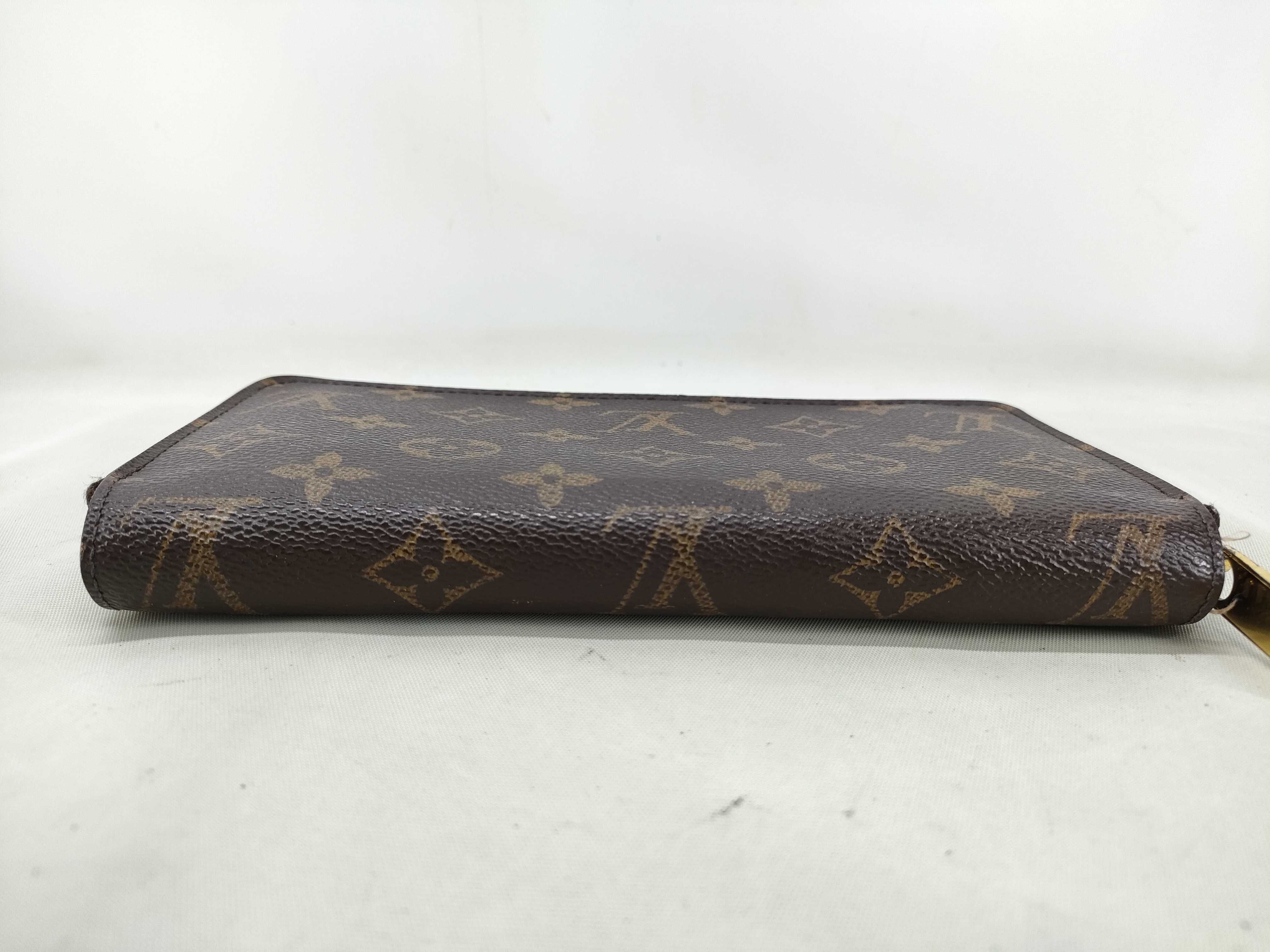 Monogram Louis Vuitton Zippy Wallet — view 4