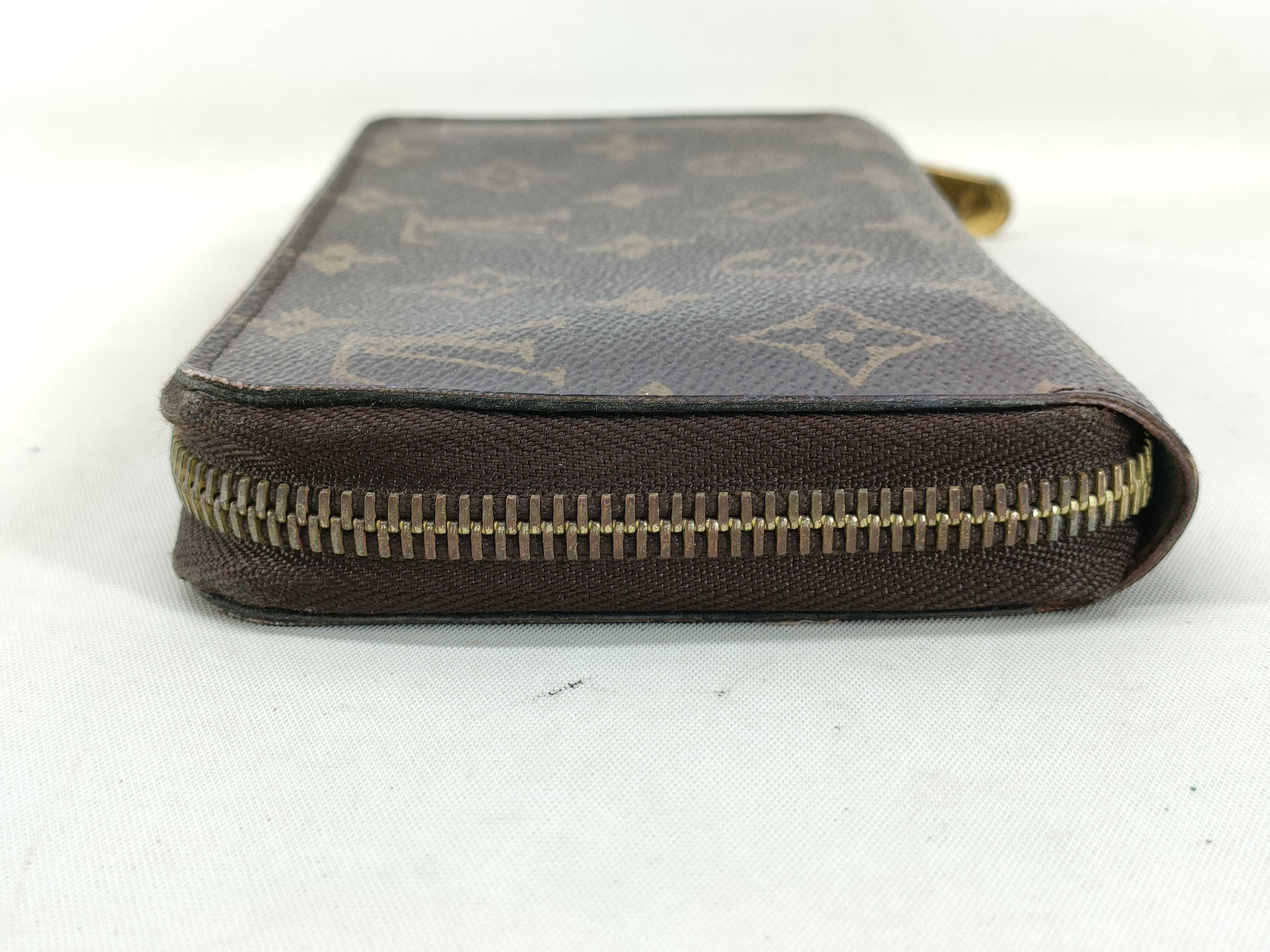Monogram Louis Vuitton Zippy Wallet — view 5